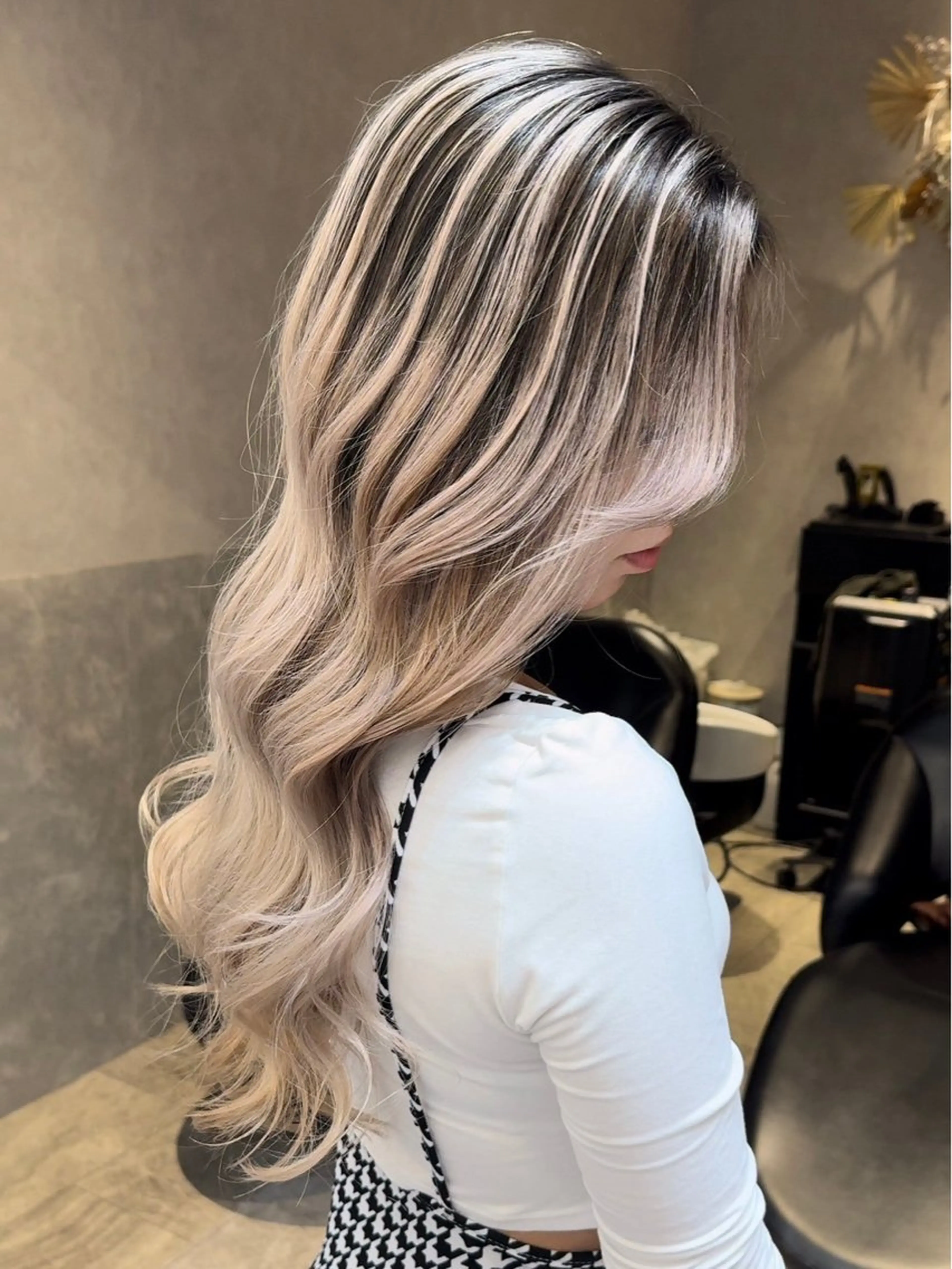 ロング カラー ヘアカラー トリートメント Lond Le'aのヘアスタイル