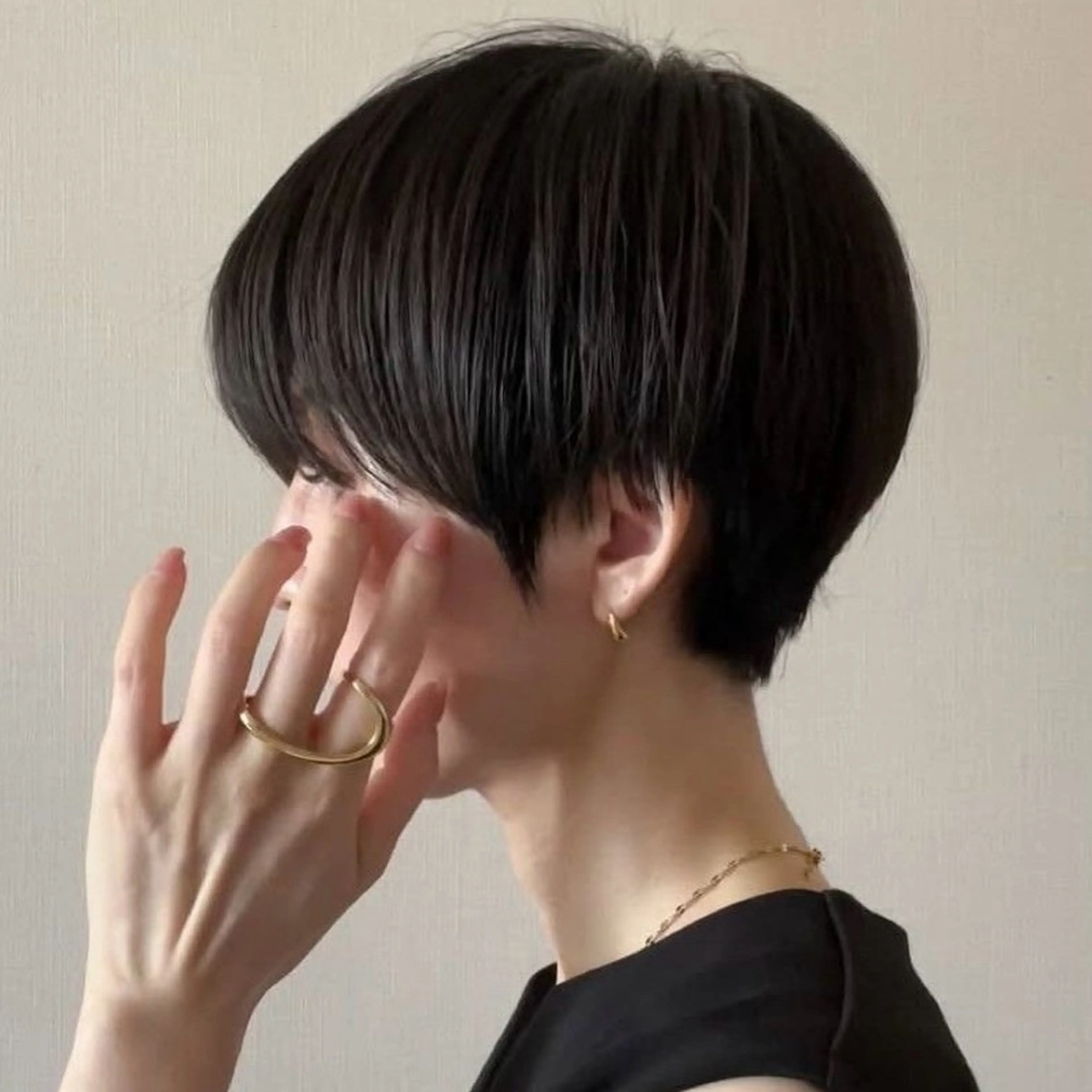 ショート ROBBY表参道所属・木村【ショート/ 耳だしショート】のヘアスタイル