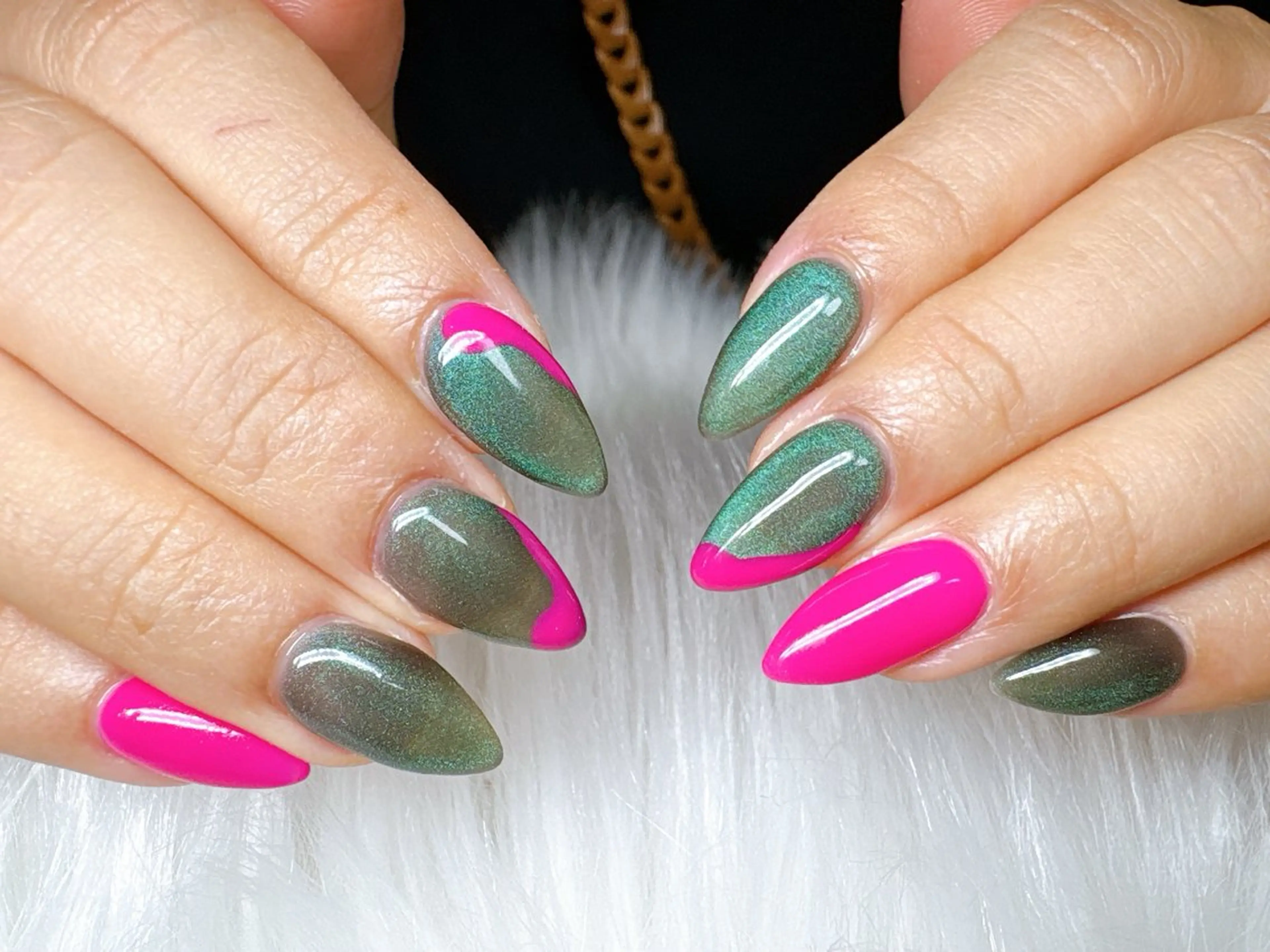 ネイル ECLAT エクラ所属・寺山 千鶴のネイルデザイン