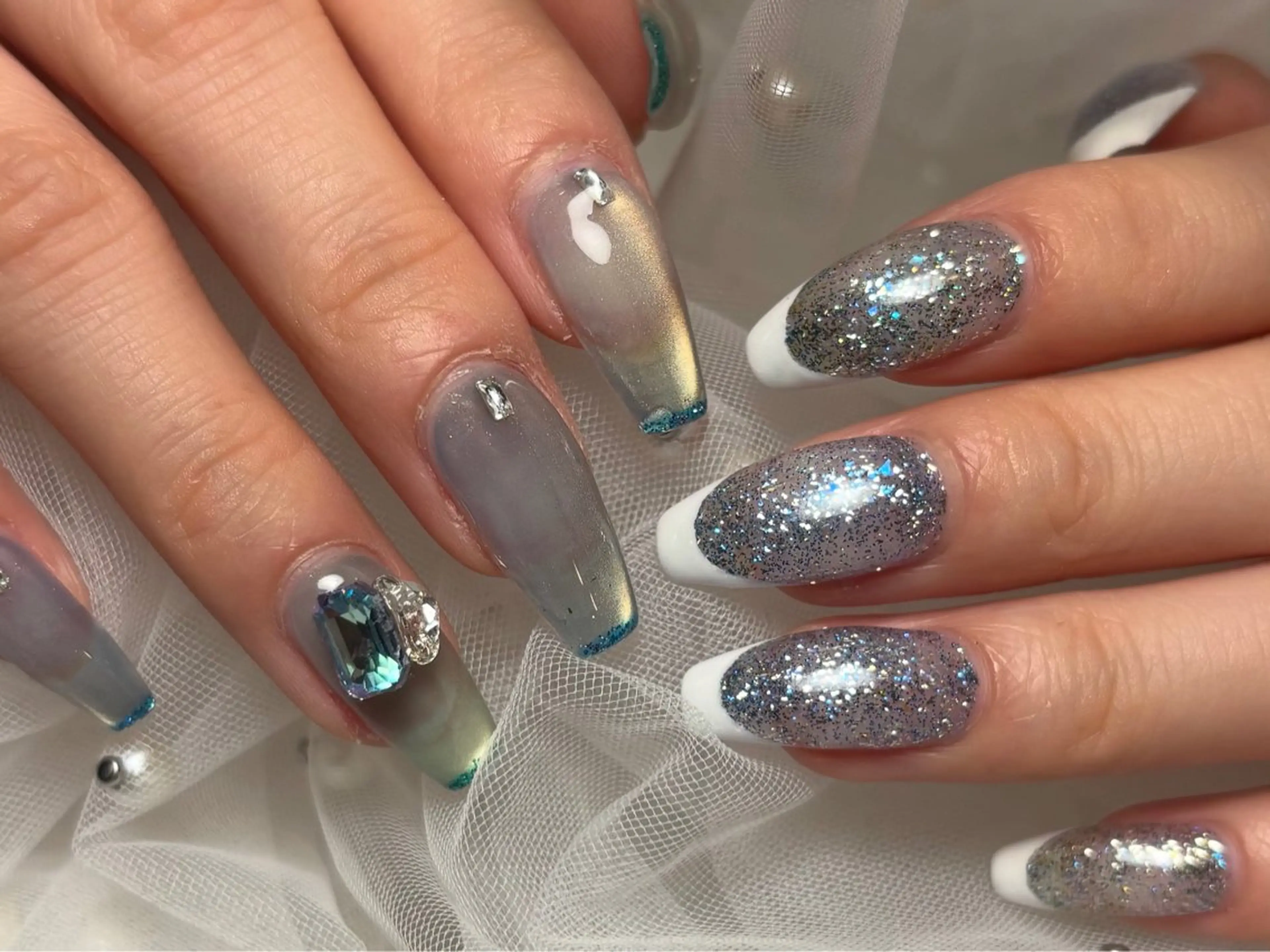ミディアム ハンドネイル NAIL SALON FLOR所属・キラキラネイル/ 韓国ネイルMAKIのネイルデザイン