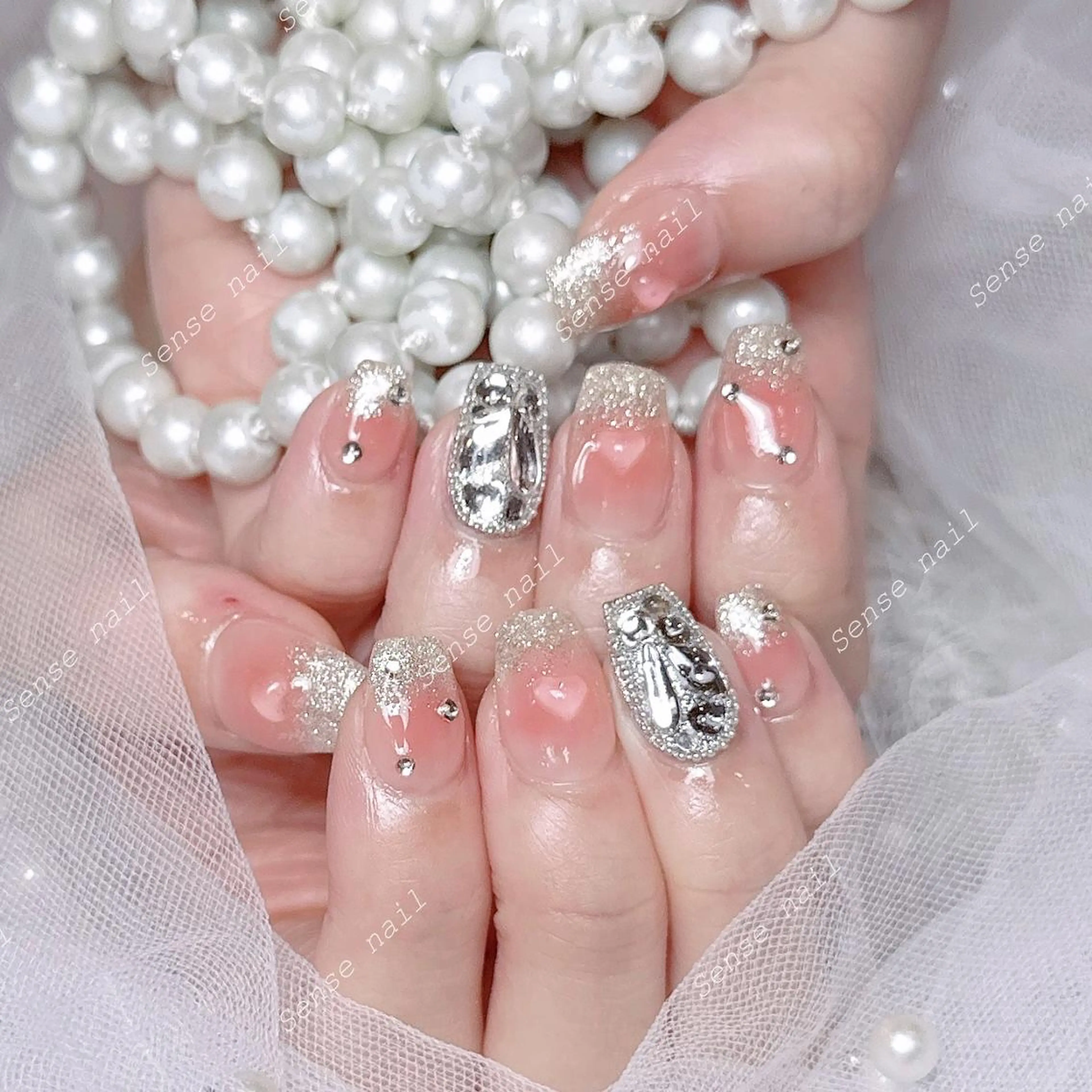 ネイル Queening 🦋のネイルデザイン