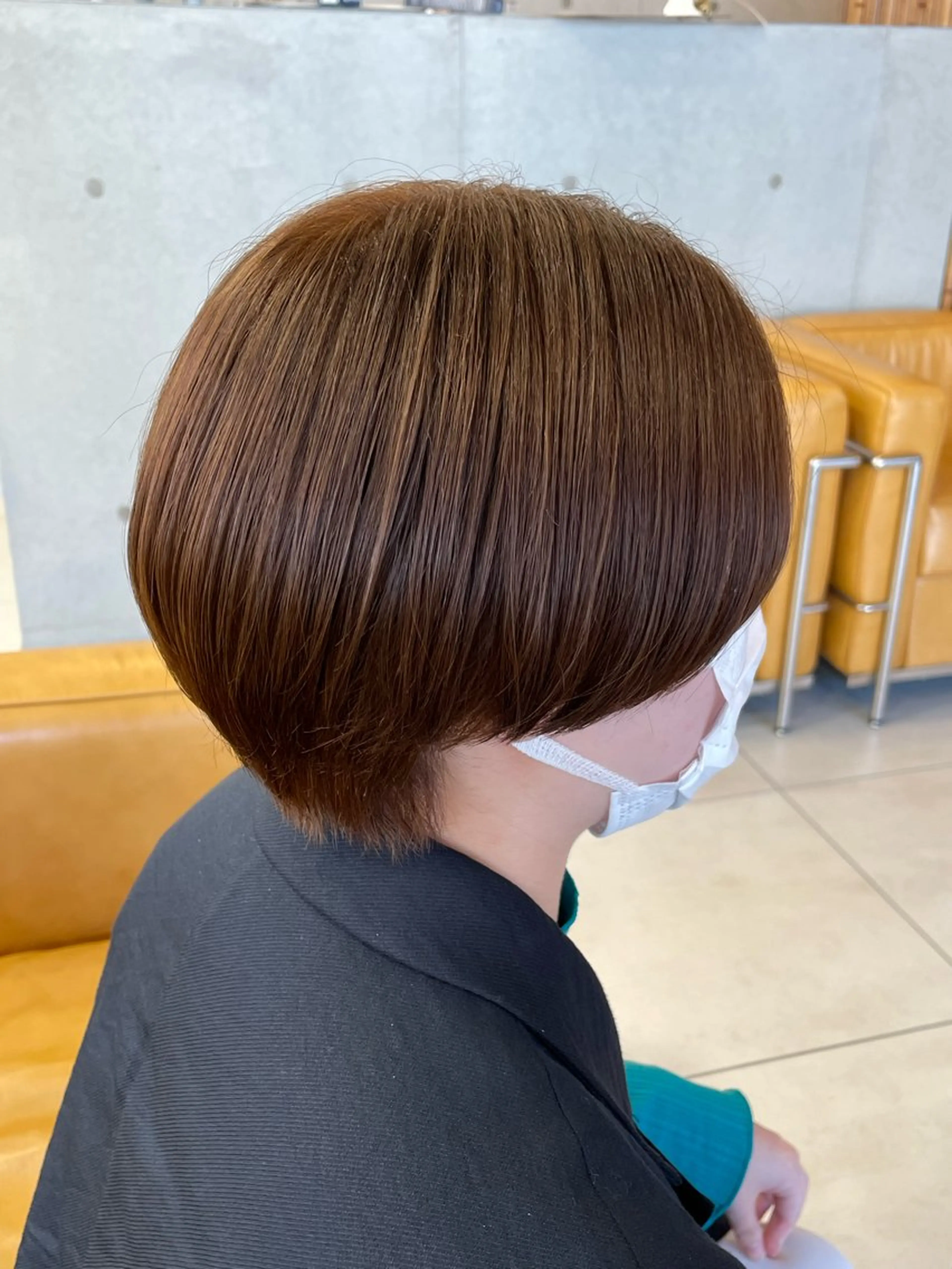 ミディアム ウラスギ アカリのヘアスタイル