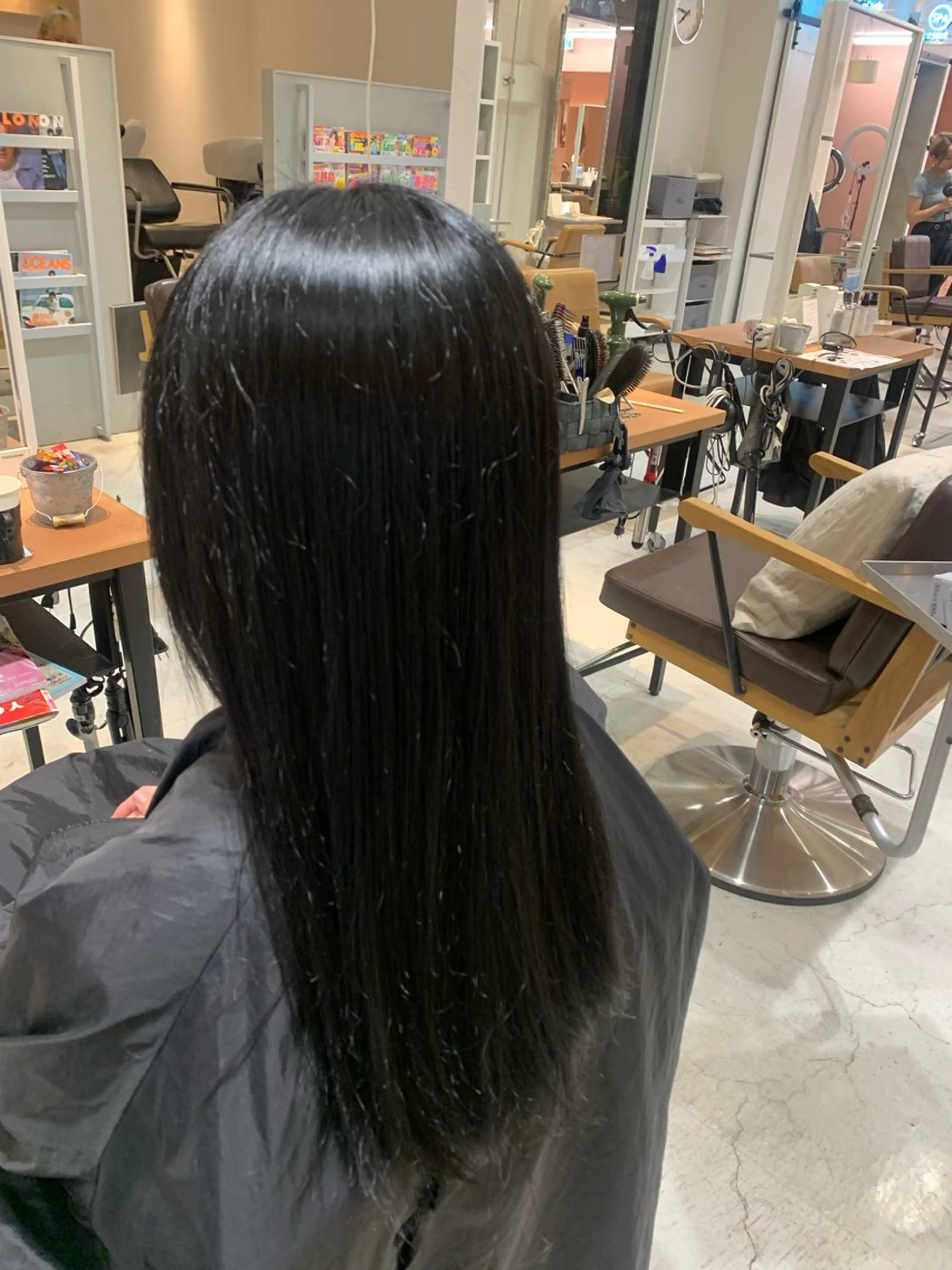 セミロング ヘアカラー トリートメント 👑LUNTY RINA👑のヘアスタイル