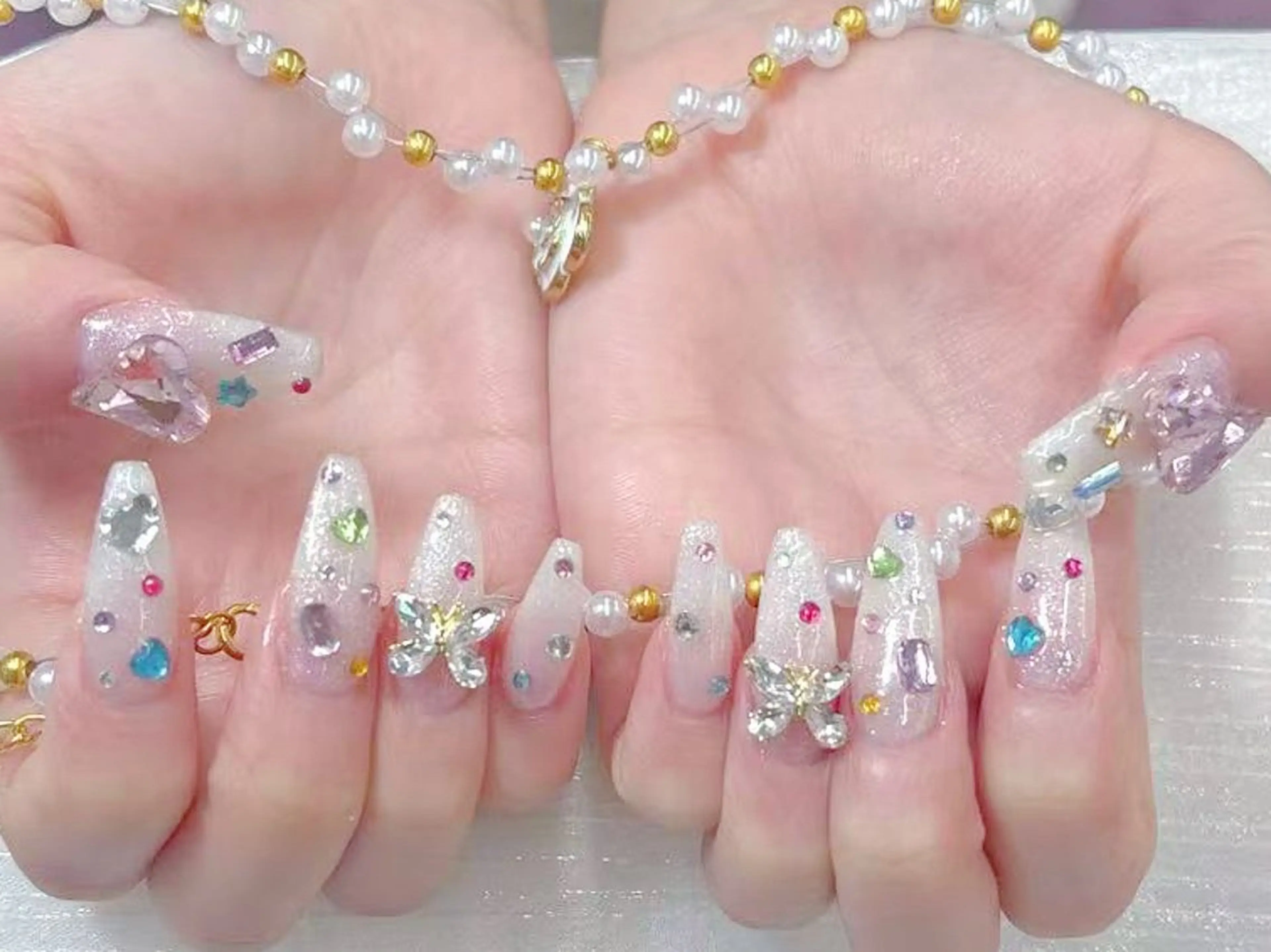ロング 韓国風ヘア ハンドネイル NOA NAILのネイルデザイン