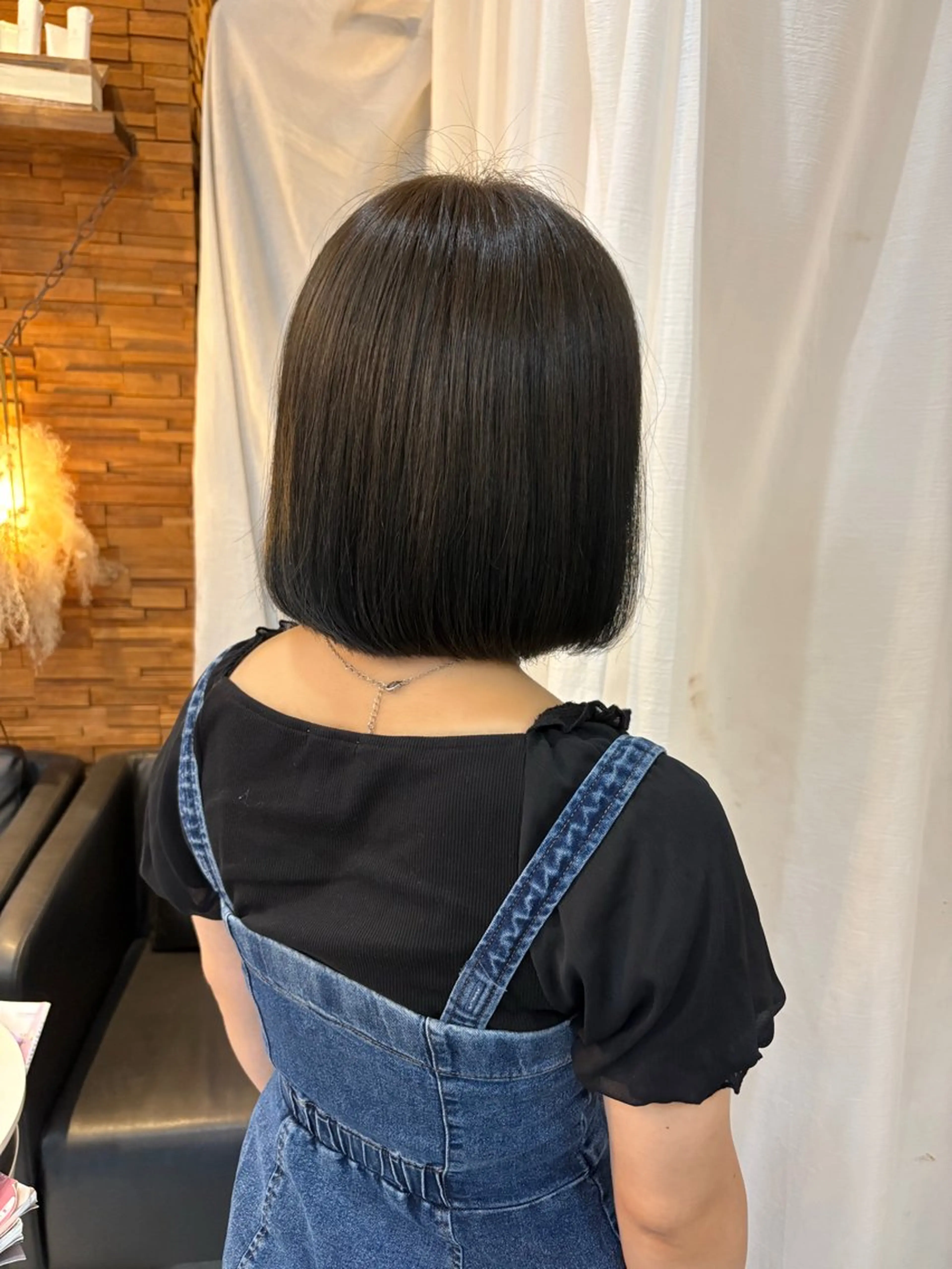 ミディアム カラー ボブ カット ヘアカラー suite りりのヘアスタイル