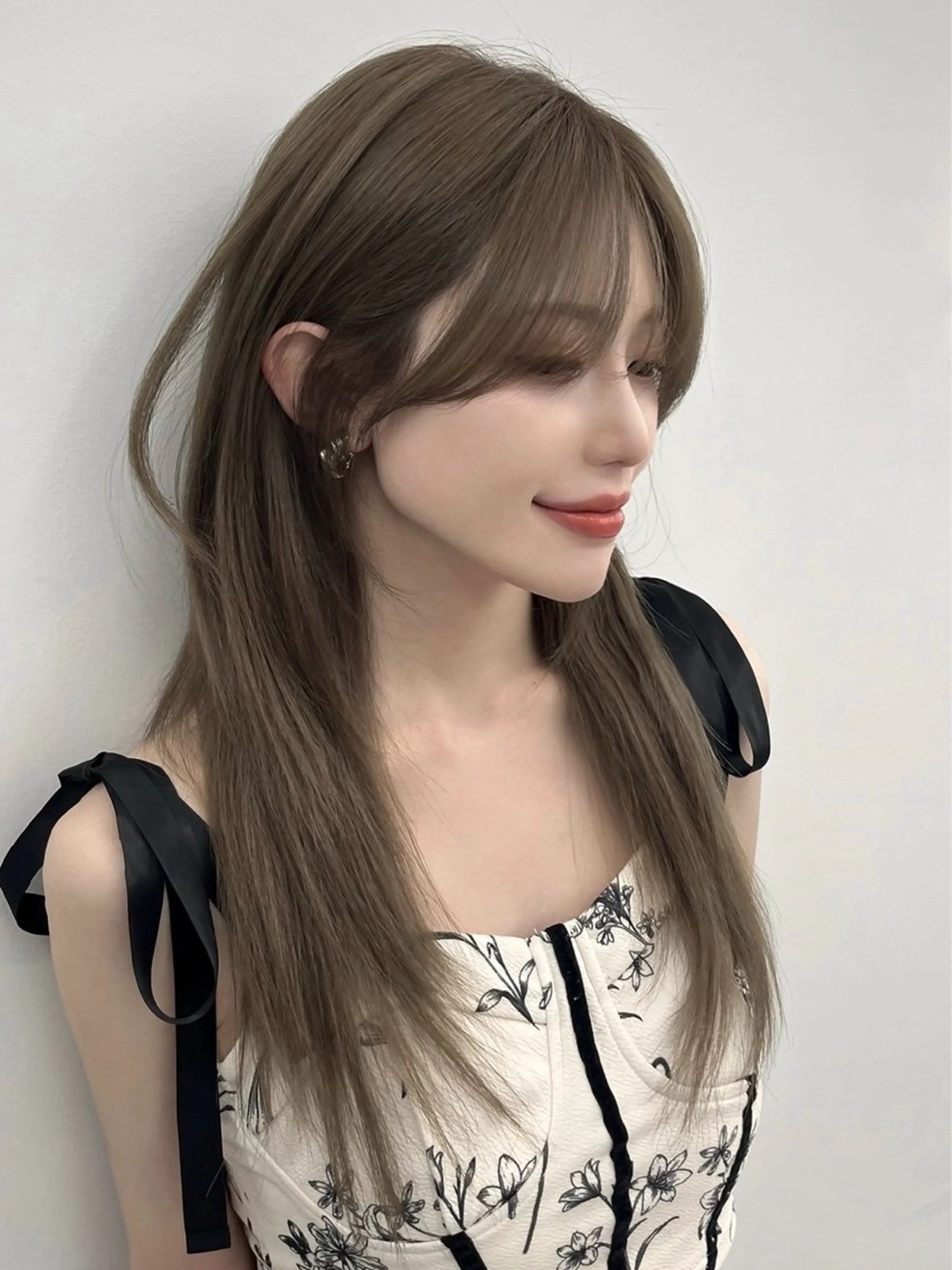 セミロング カラー パーマ イルミナカラー くびれヘア 髪質改善 韓国風ヘア レイヤーカット カット ヘアカラー トリートメント ヘッドスパ ヘアセット 韓国ヘア×顔まわり 🇰🇷和知拓郎のヘアスタイル