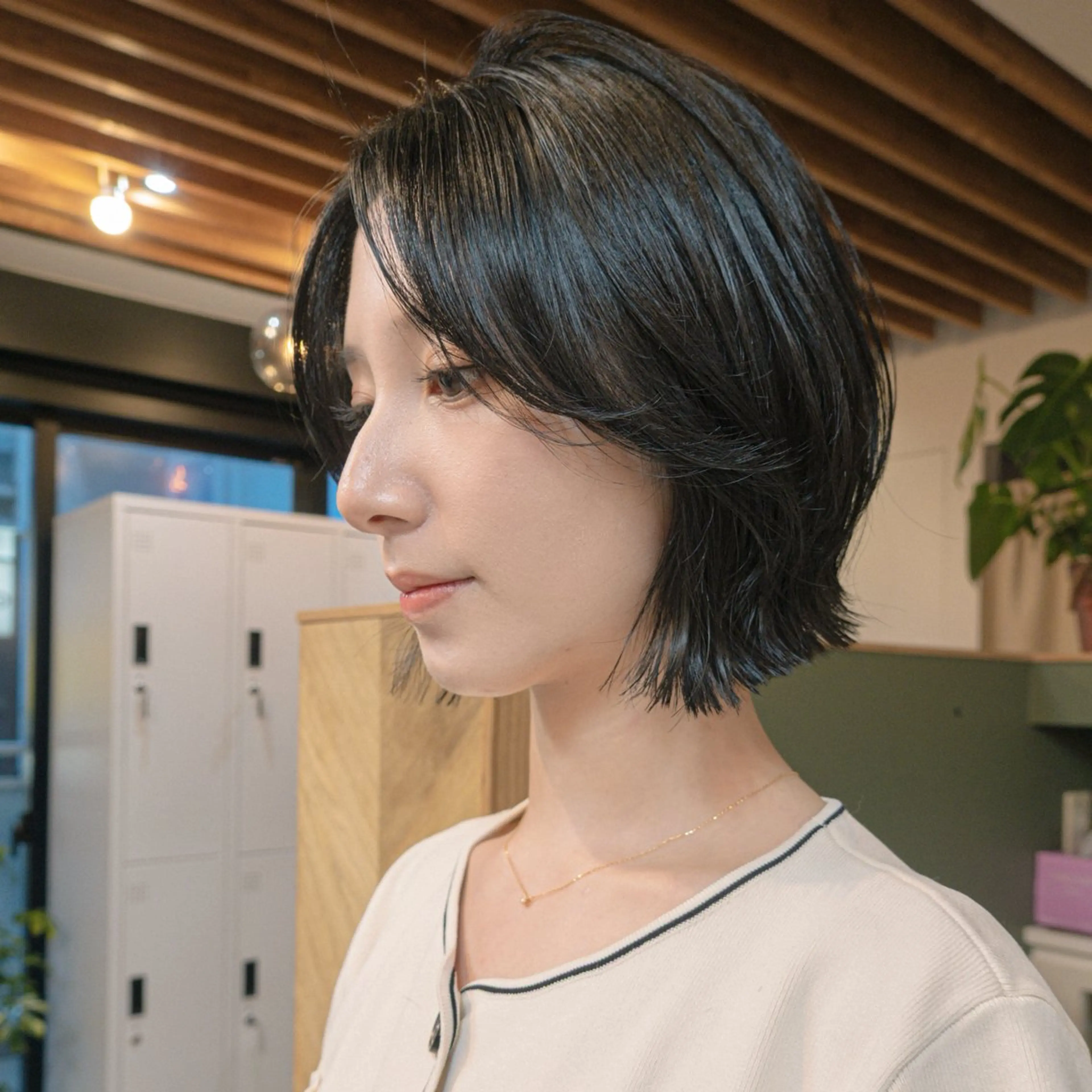 ミディアム カット 韓国レイヤー　船橋 徒歩5分/小川友美のヘアスタイル
