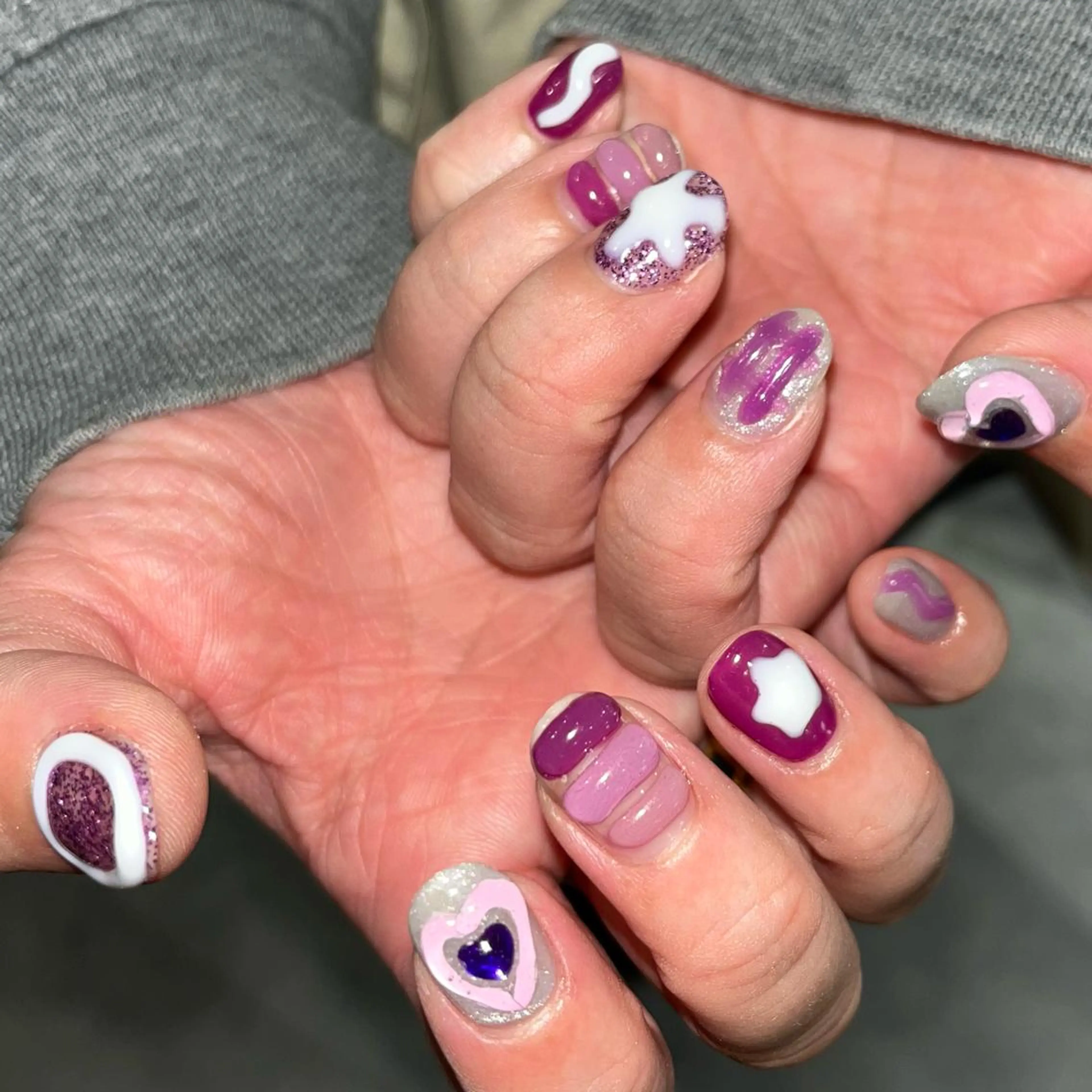 ネイル 🪐富島彩夏 /海外nail🪐のネイルデザイン