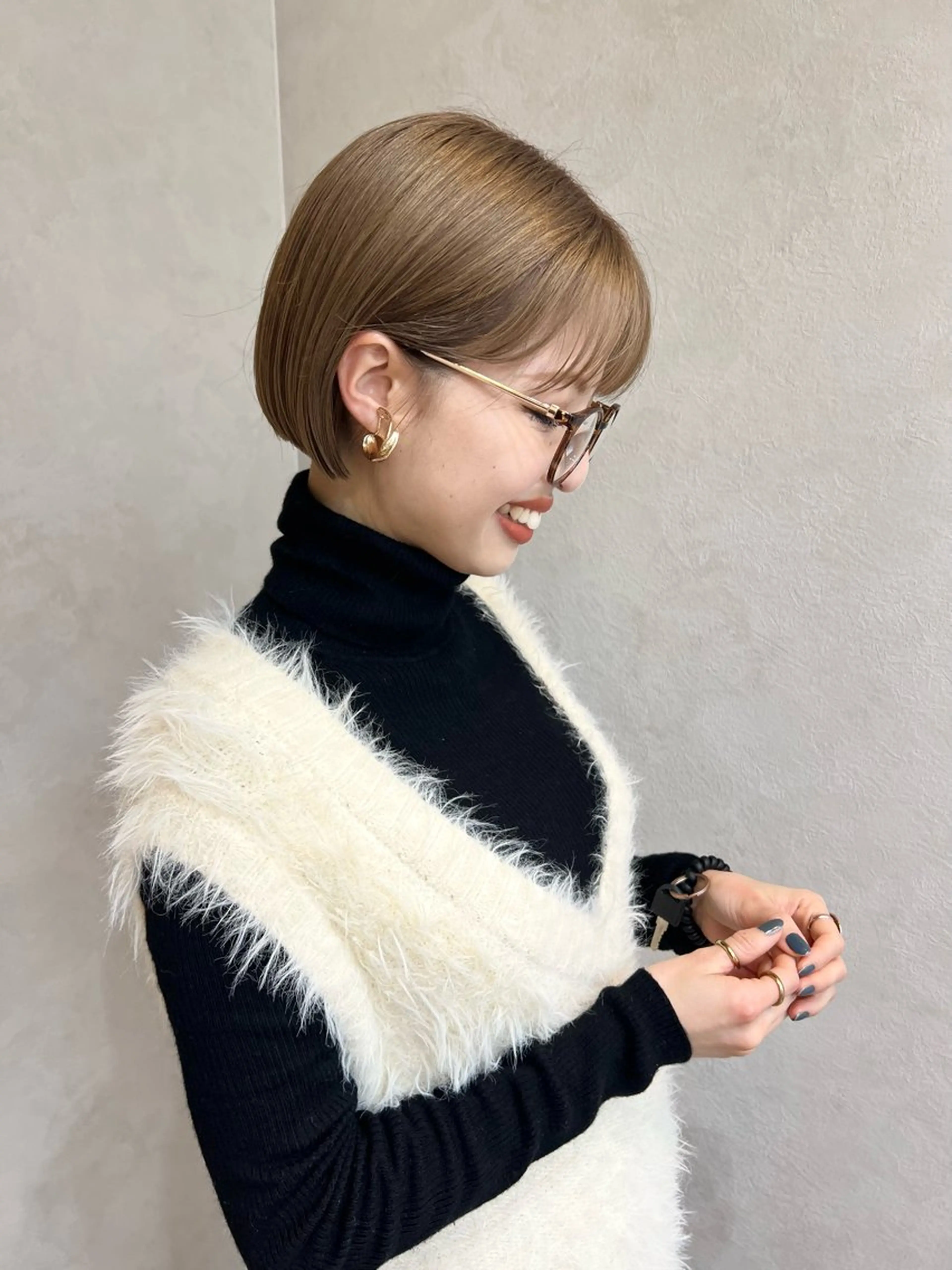 ミディアム カット 濱野 梨奈のヘアスタイル