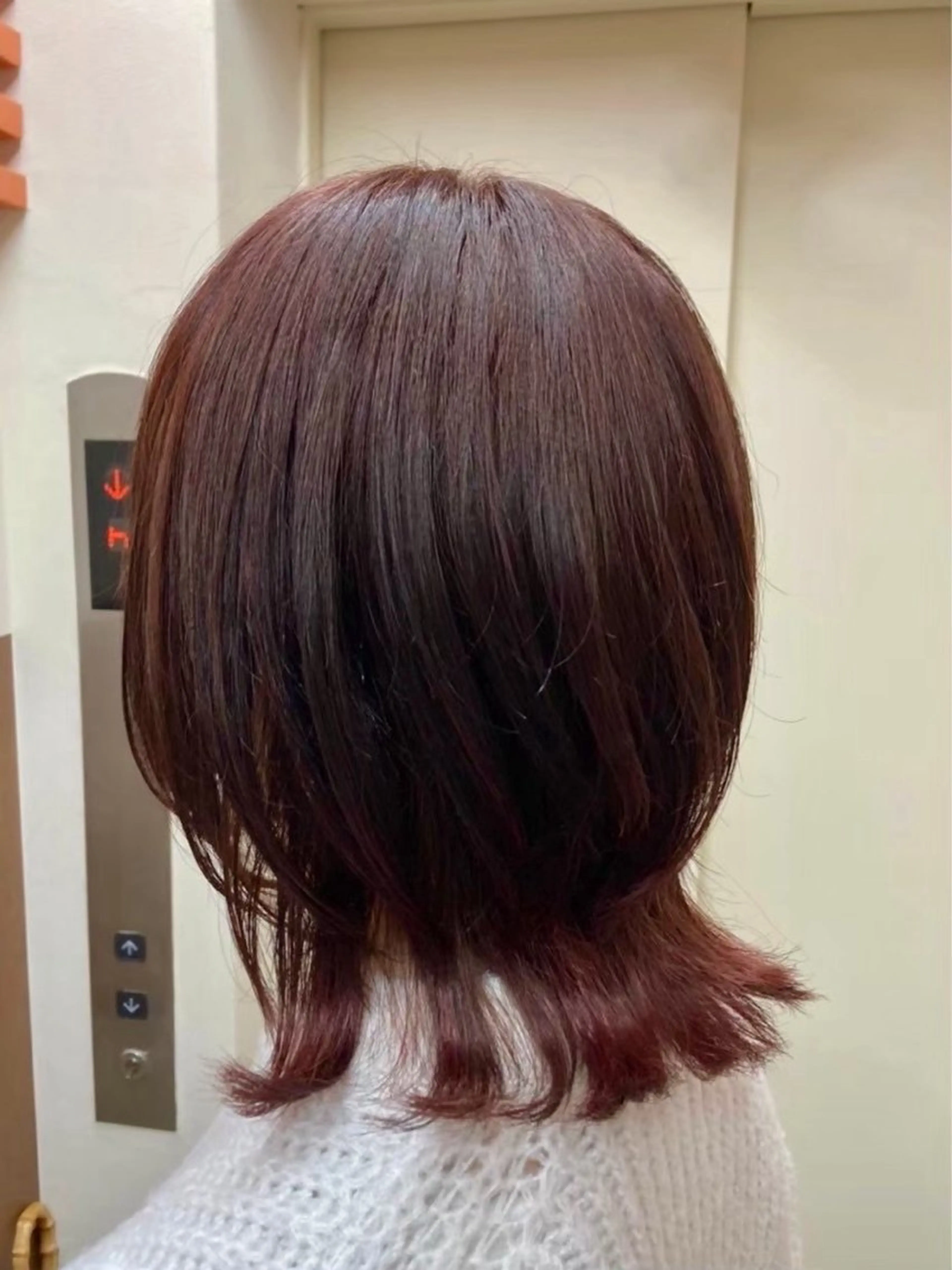 カラー 八馬 那由多のヘアスタイル