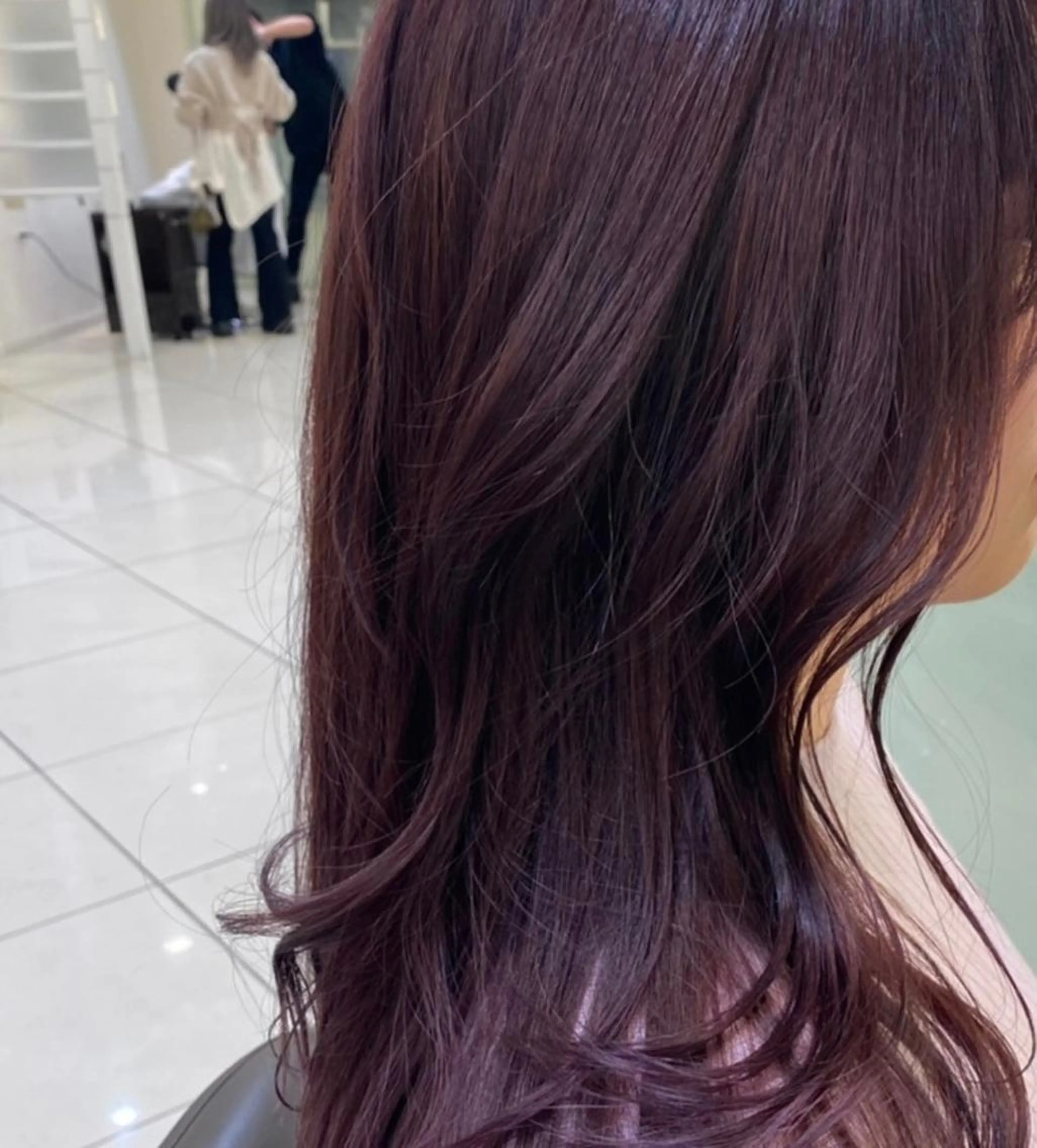 カラー ヘアカラー トリートメント 韓国レイヤー🪽 耳ツボジュエリーのヘアスタイル
