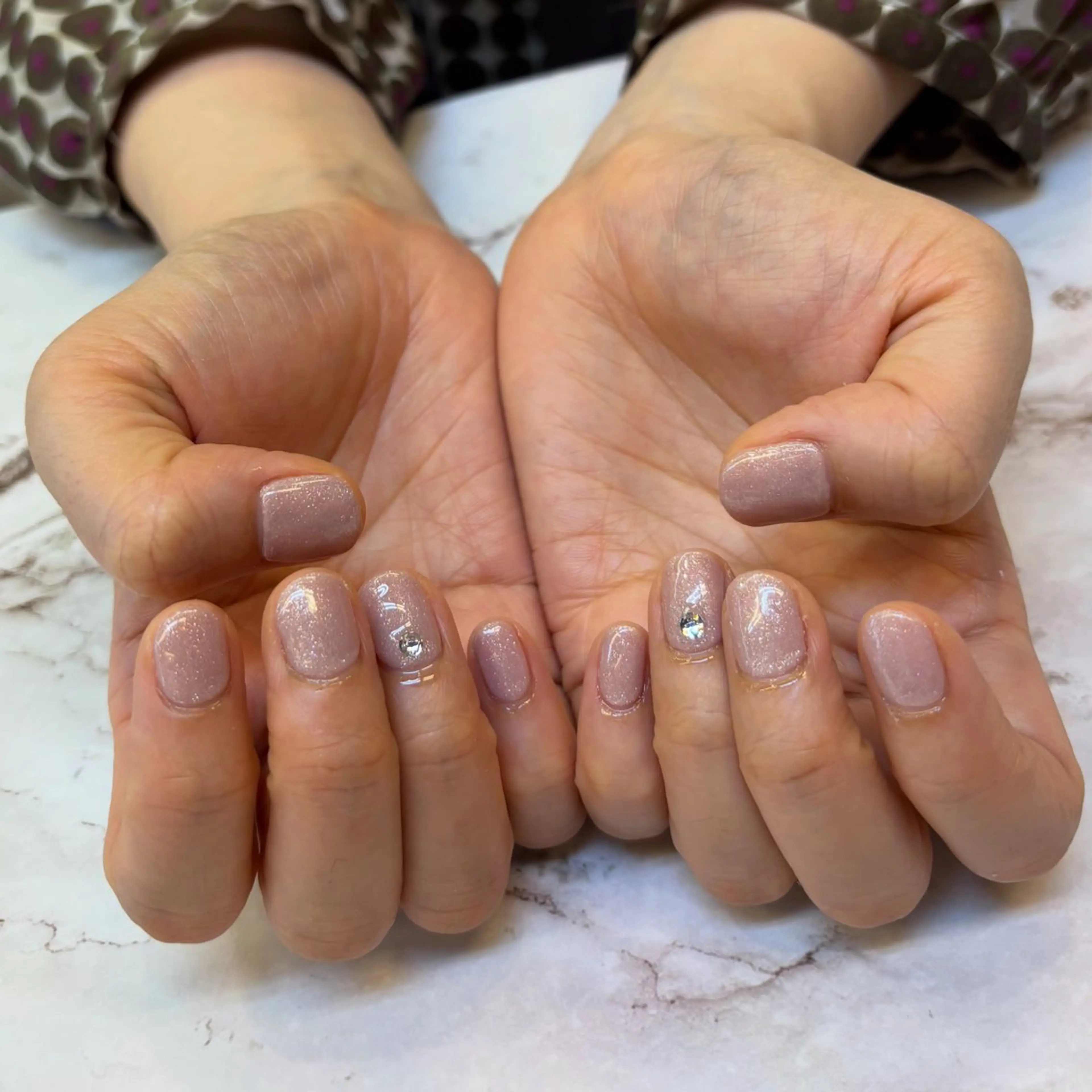 ネイル ワンカラーネイル Honey Bee所属・Honey Bee Mikuのネイルデザイン