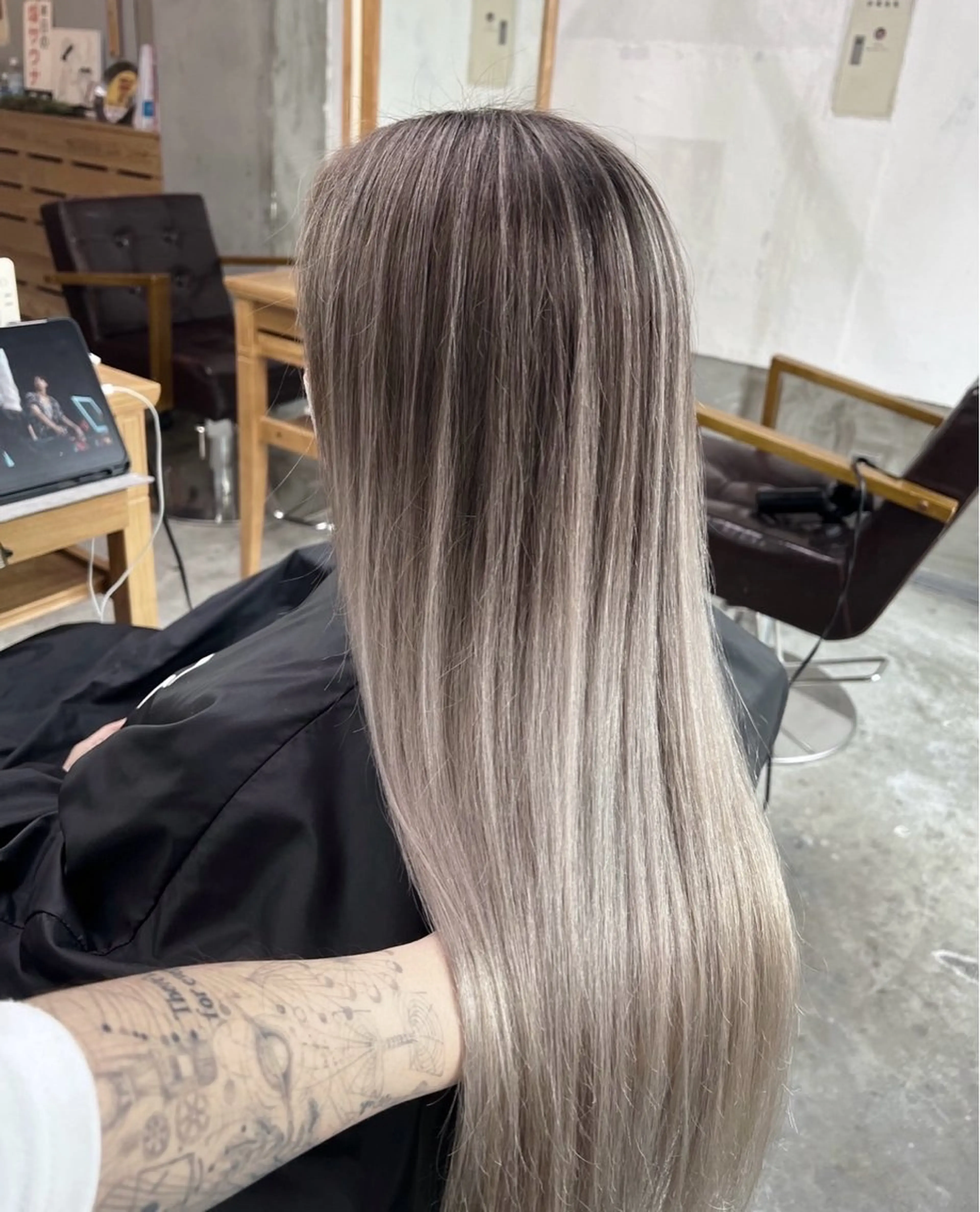 ロング カラー バレイヤージュ レイヤーカット ヘアカラー トリートメント ROBIN所属・指名数No.1 /NAOYAのヘアスタイル