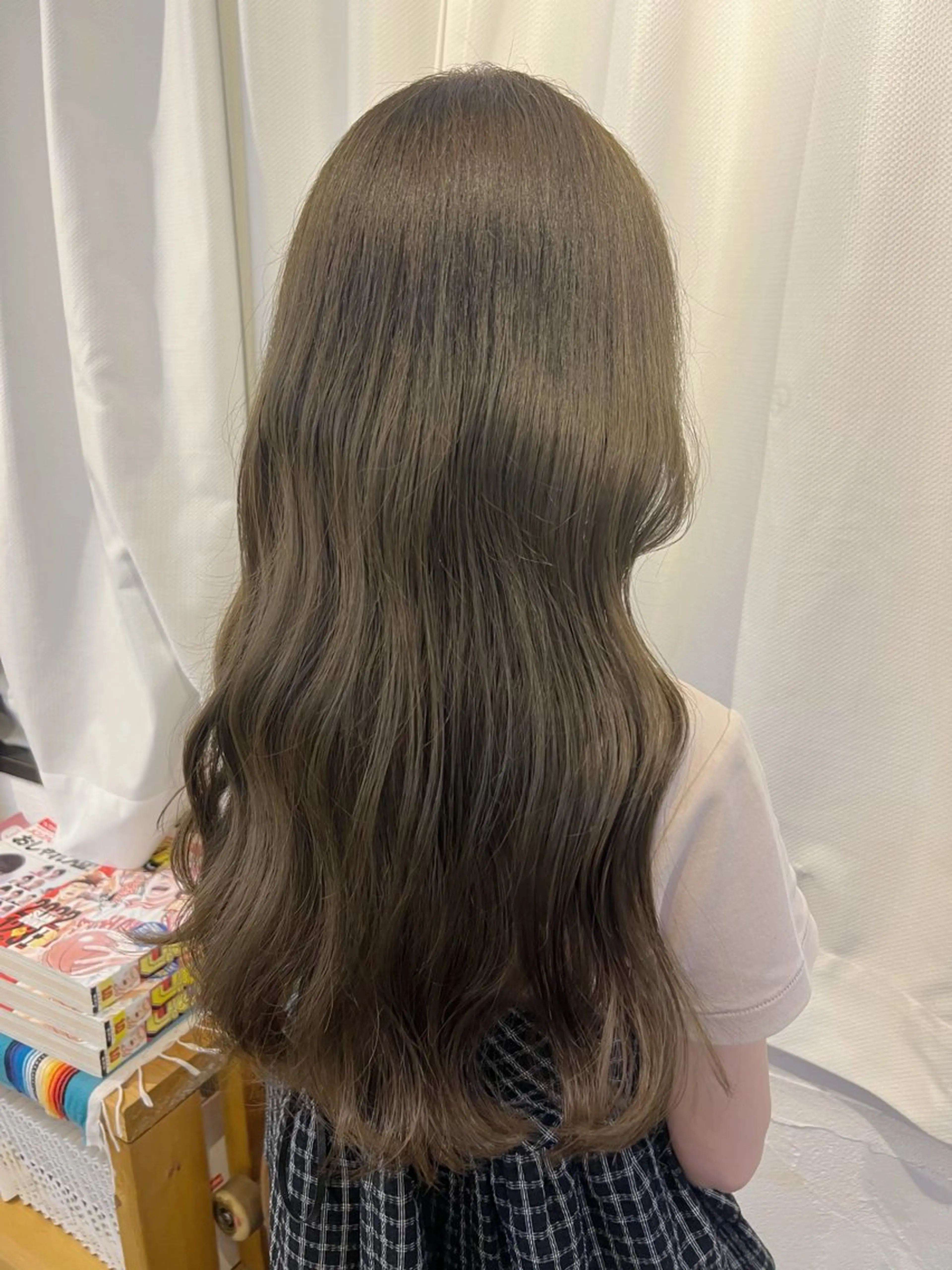ロング カラー ベージュカラー ブリーチ デザインカラー ダブルカラー イヤリングカラー カット ヘアカラー トリートメント KANA/ボブ/ インナーカラー/艶髪のヘアスタイル