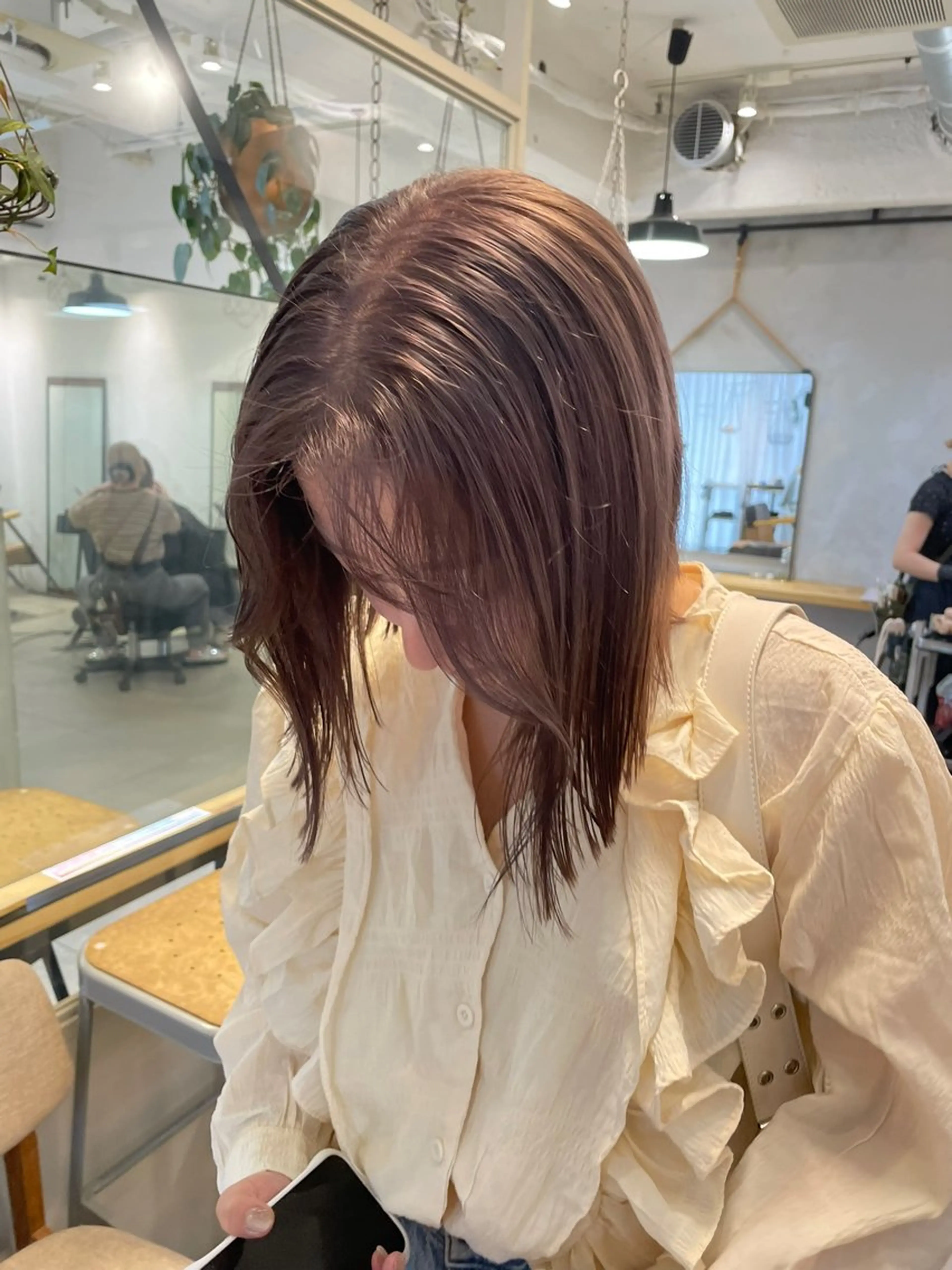 ミディアム カラー カット ヘアカラー トリートメント ミルクティー× グレージュMOMOのヘアスタイル