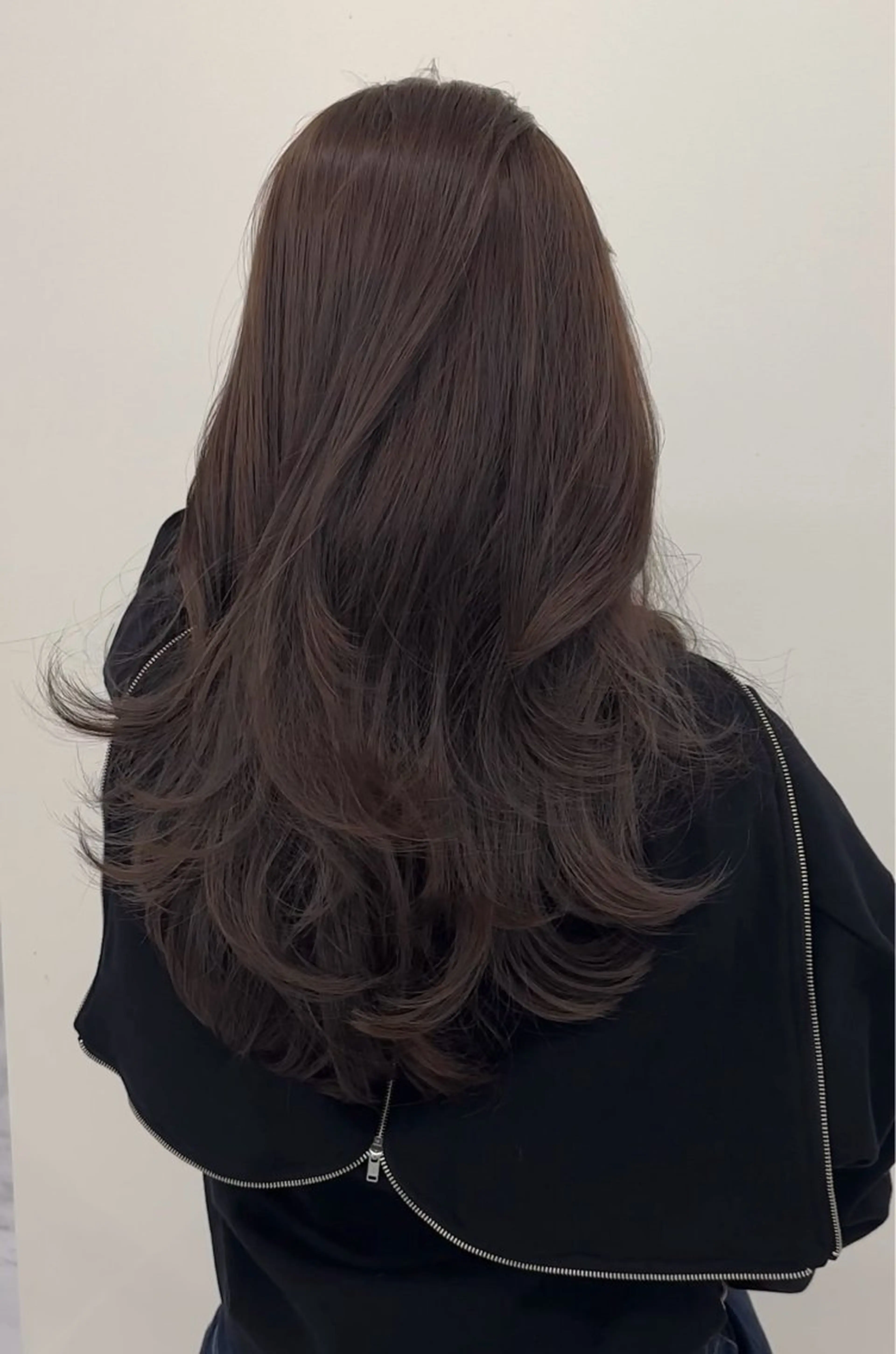 セミロング カラー ブラウンカラー ダークブラウン 顔まわりレイヤー レイヤーカット カット ヘアカラー レイヤー /髪質改善/ariのヘアスタイル