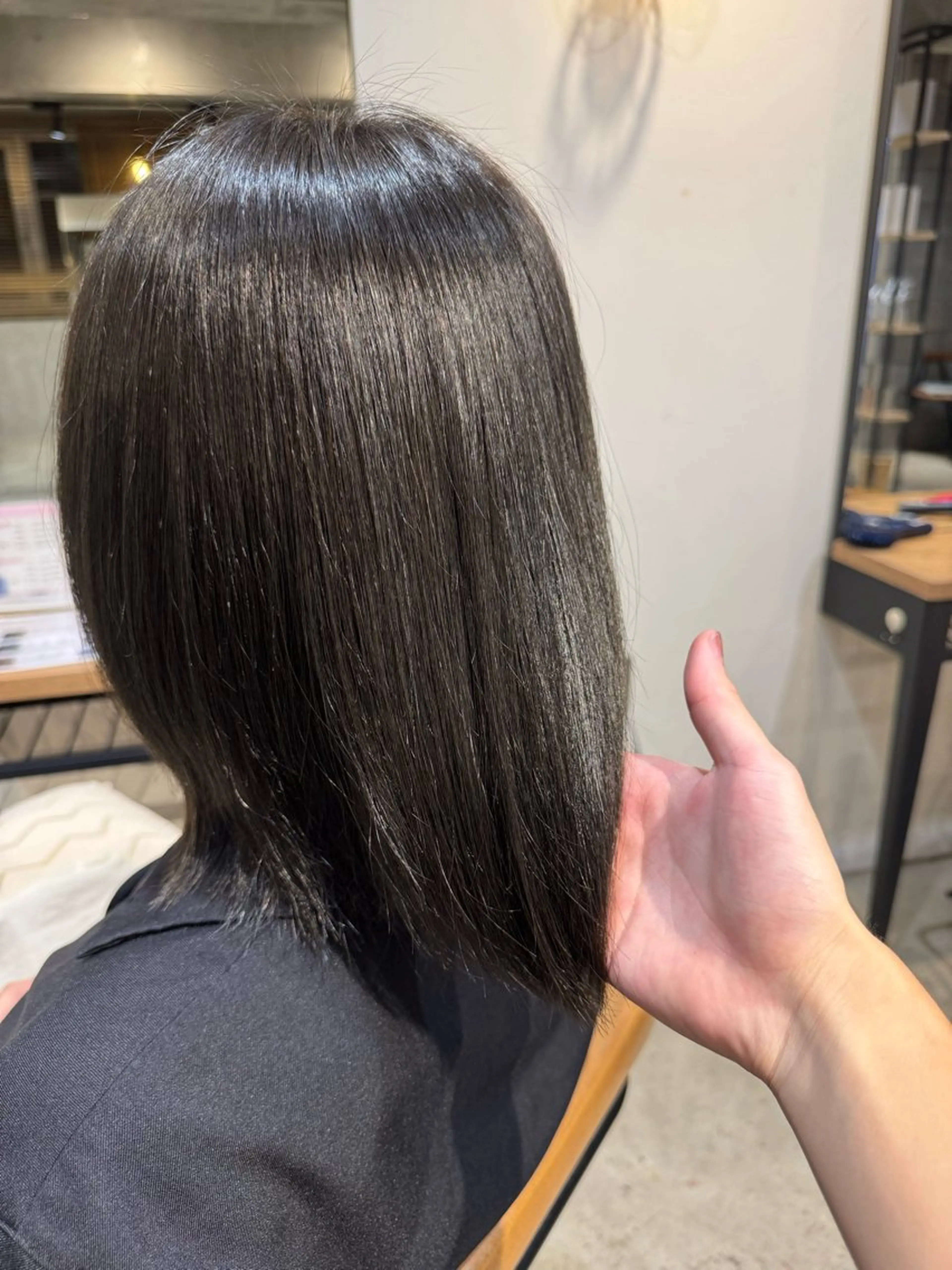 ミディアム アッシュ ヘアカラー La Bonheur hair parfait所属・谷本虎太郎　艶カラー 🌈髪質改善のヘアスタイル