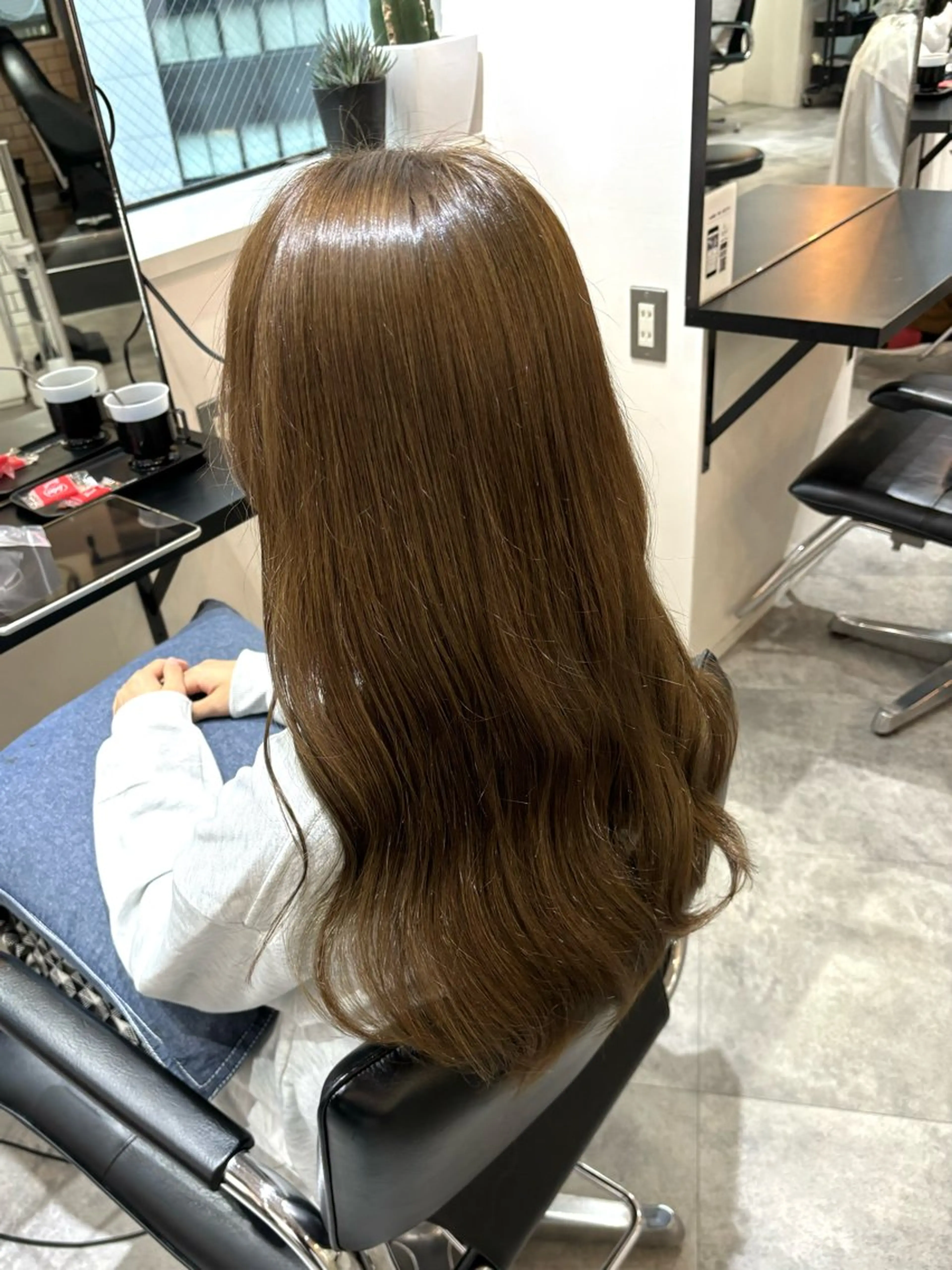 ロング カラー ベージュカラー ブリーチ ブリーチなしカラー オリーブベージュ ハルカ ・のヘアスタイル