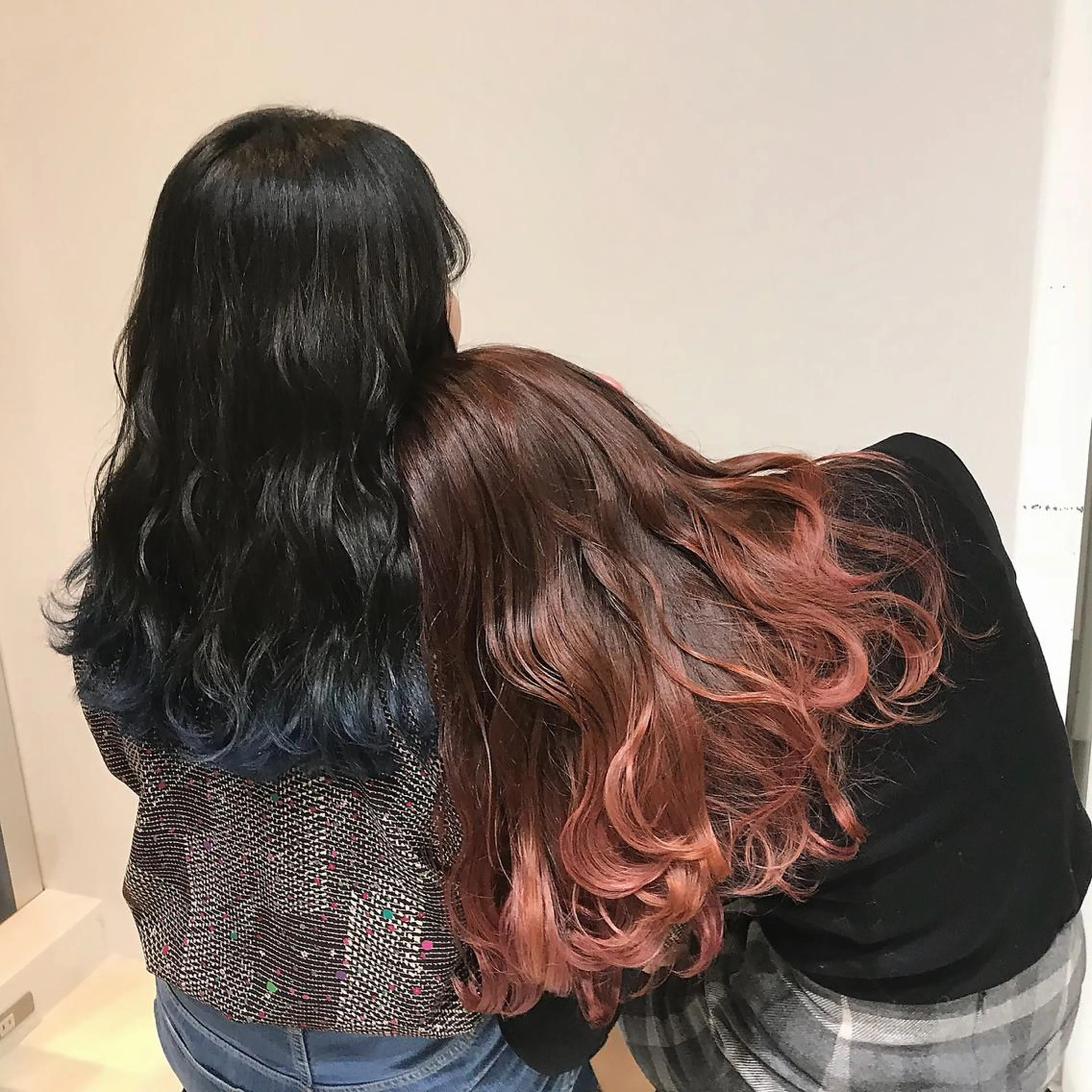 ロング カラー ヘアアレンジ 切りっぱなしボブ バレイヤージュ 黒髪 グラデーションカラー ハイライトカラー 髪質改善land千葉所属・阿部 圭悟のヘアスタイル