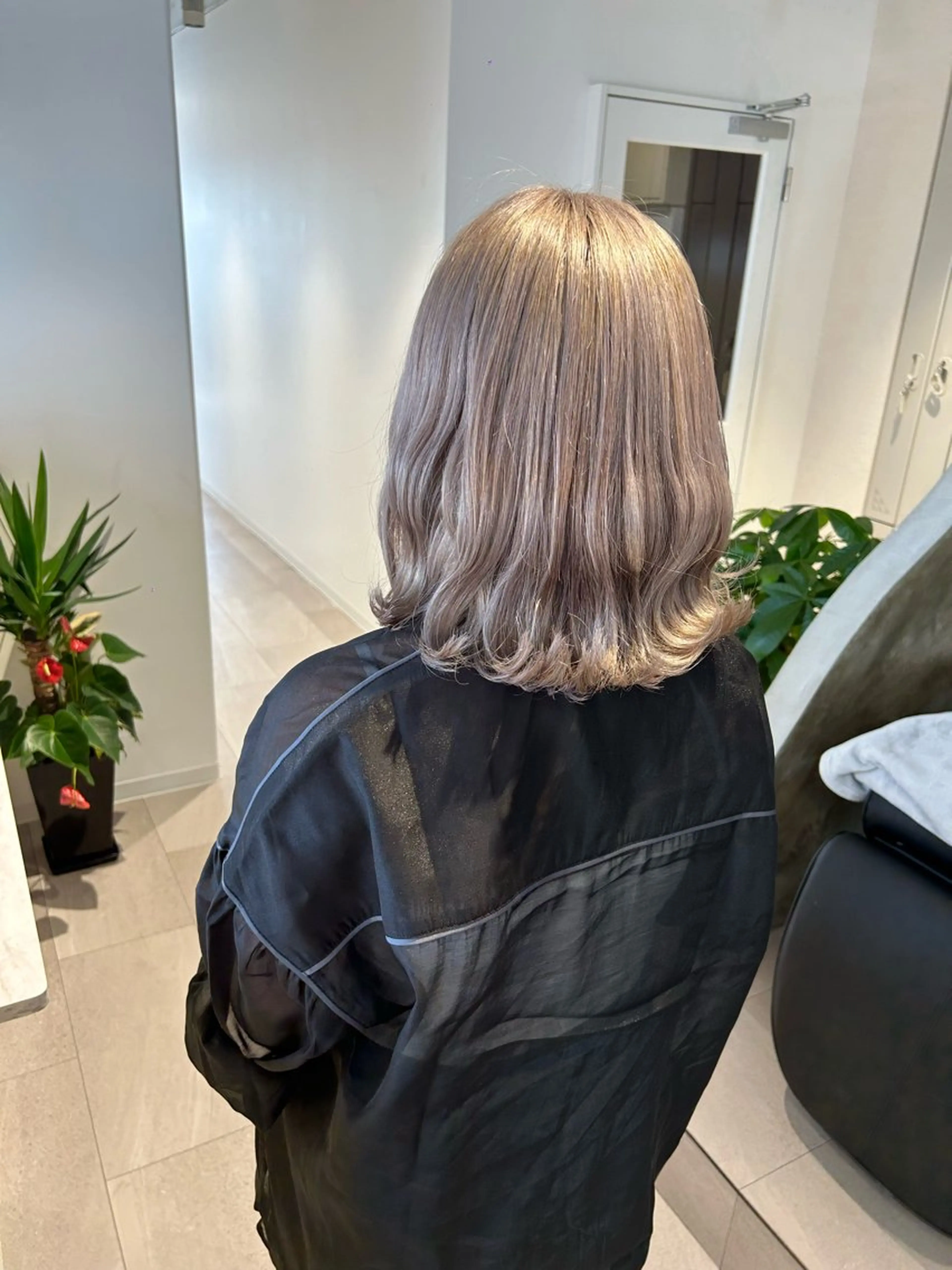 ミディアム ior北千住【イオール】所属・YU(ハイトーン/ ブリーチカラー)のヘアスタイル