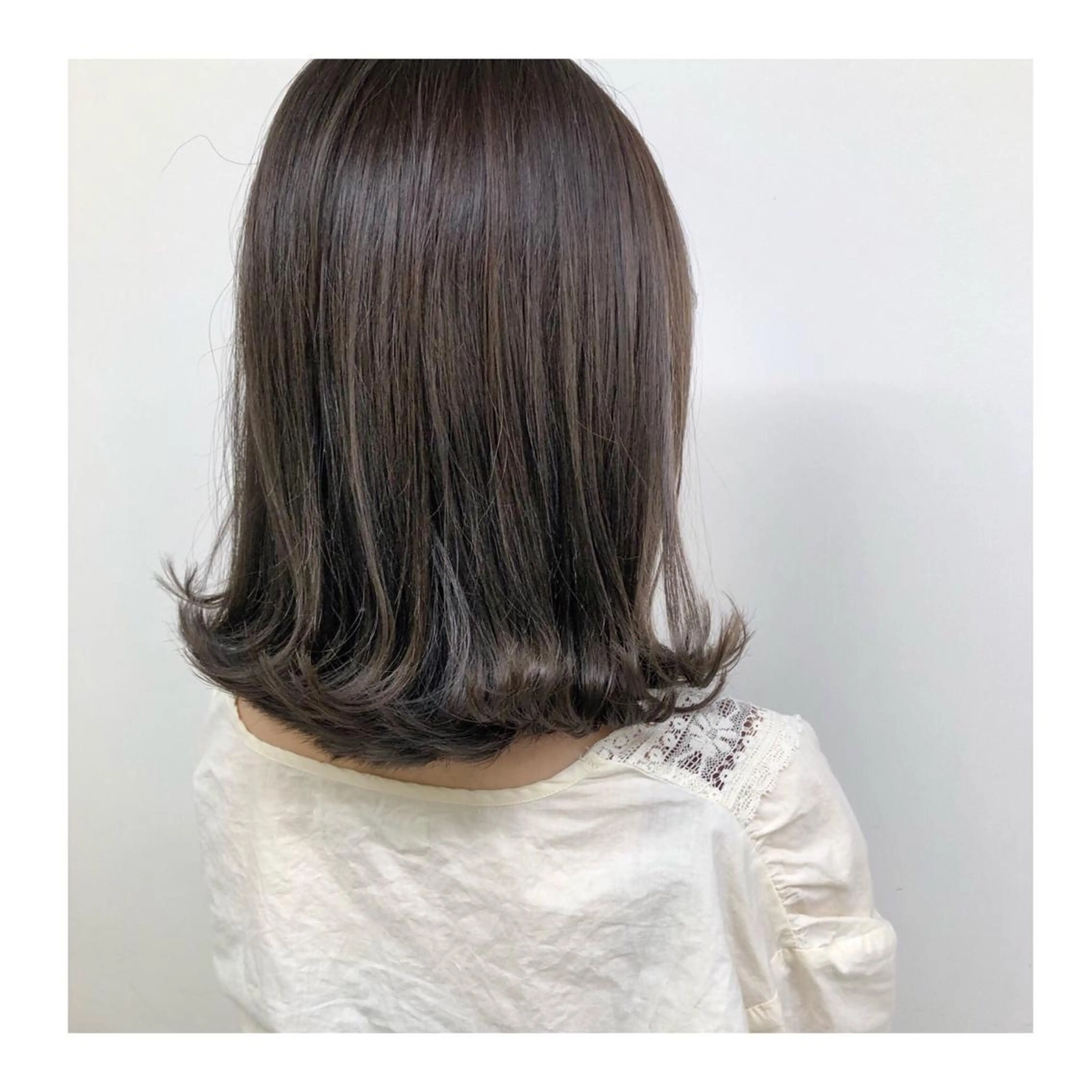 ミディアム カラー グレージュ カット ヘアカラー ハイトーン特化🌟 仲川和人のヘアスタイル