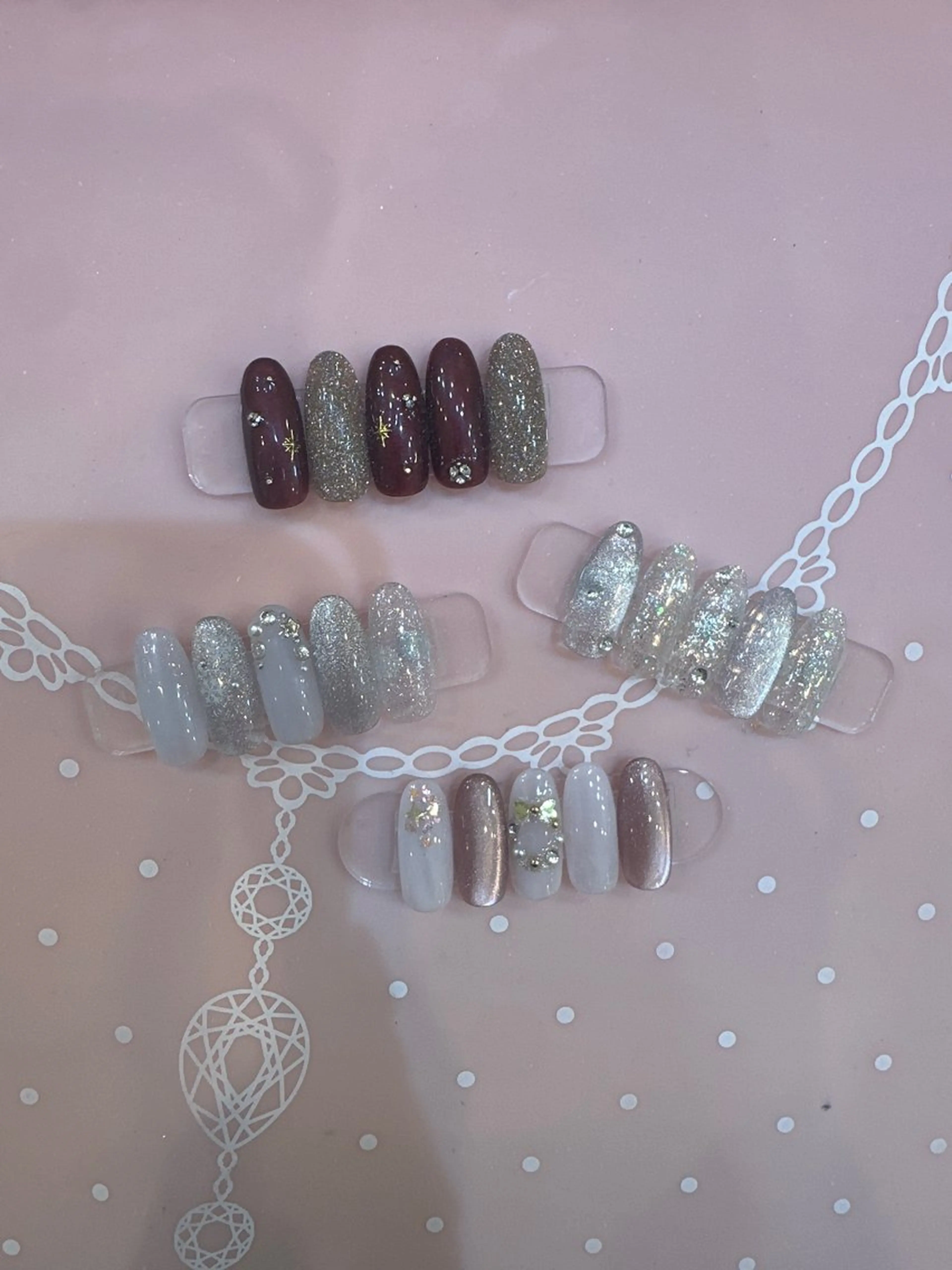 ミディアム ネイルサロンキューティプティ所属・アワ ネイル池袋のネイルデザイン