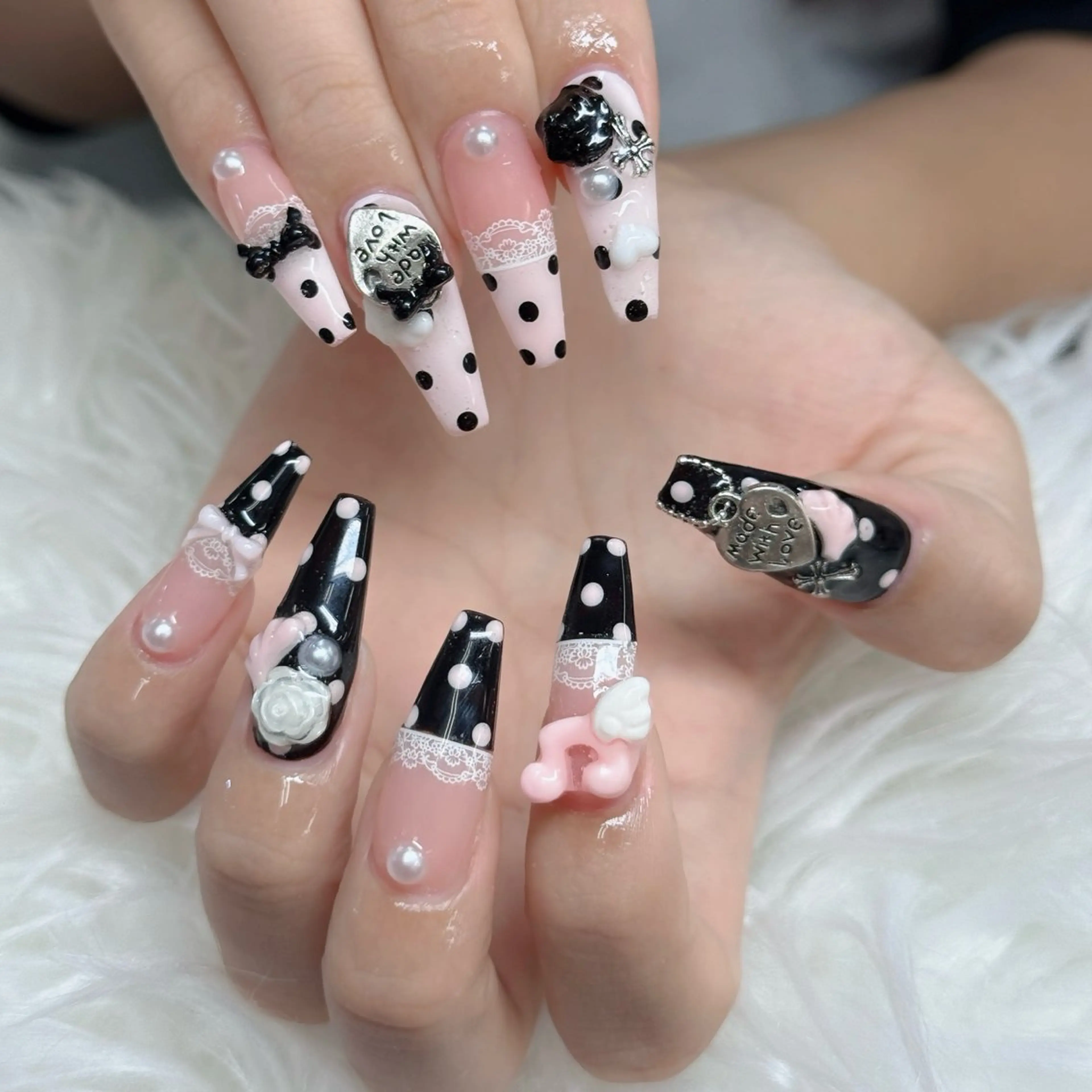 ネイル ロングネイル マグネットネイル リボン 夏ネイル スーパーロングネイル Hani Nail Salonのネイルデザイン