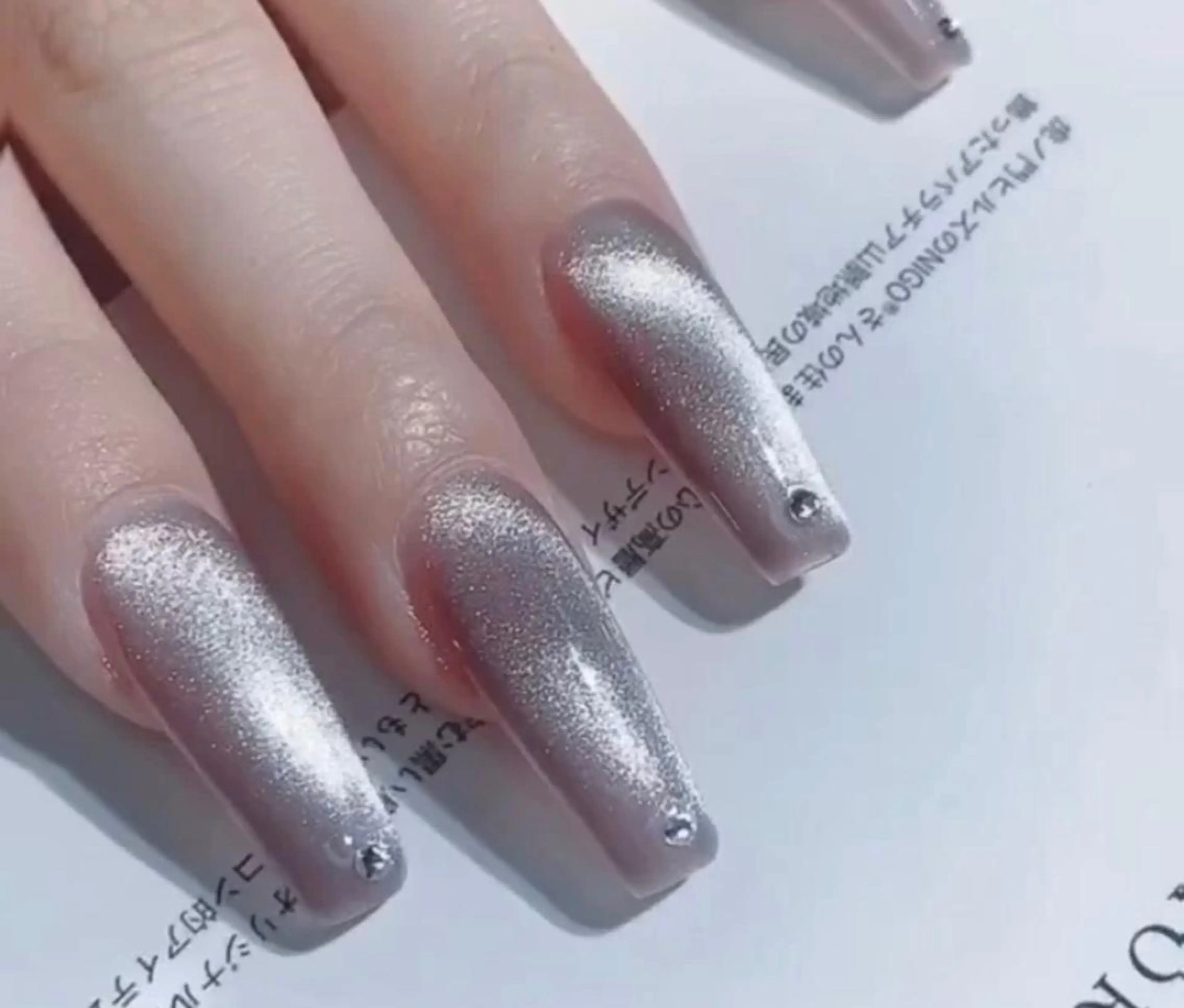 ネイル マグネットネイル MOMO nailのネイルデザイン