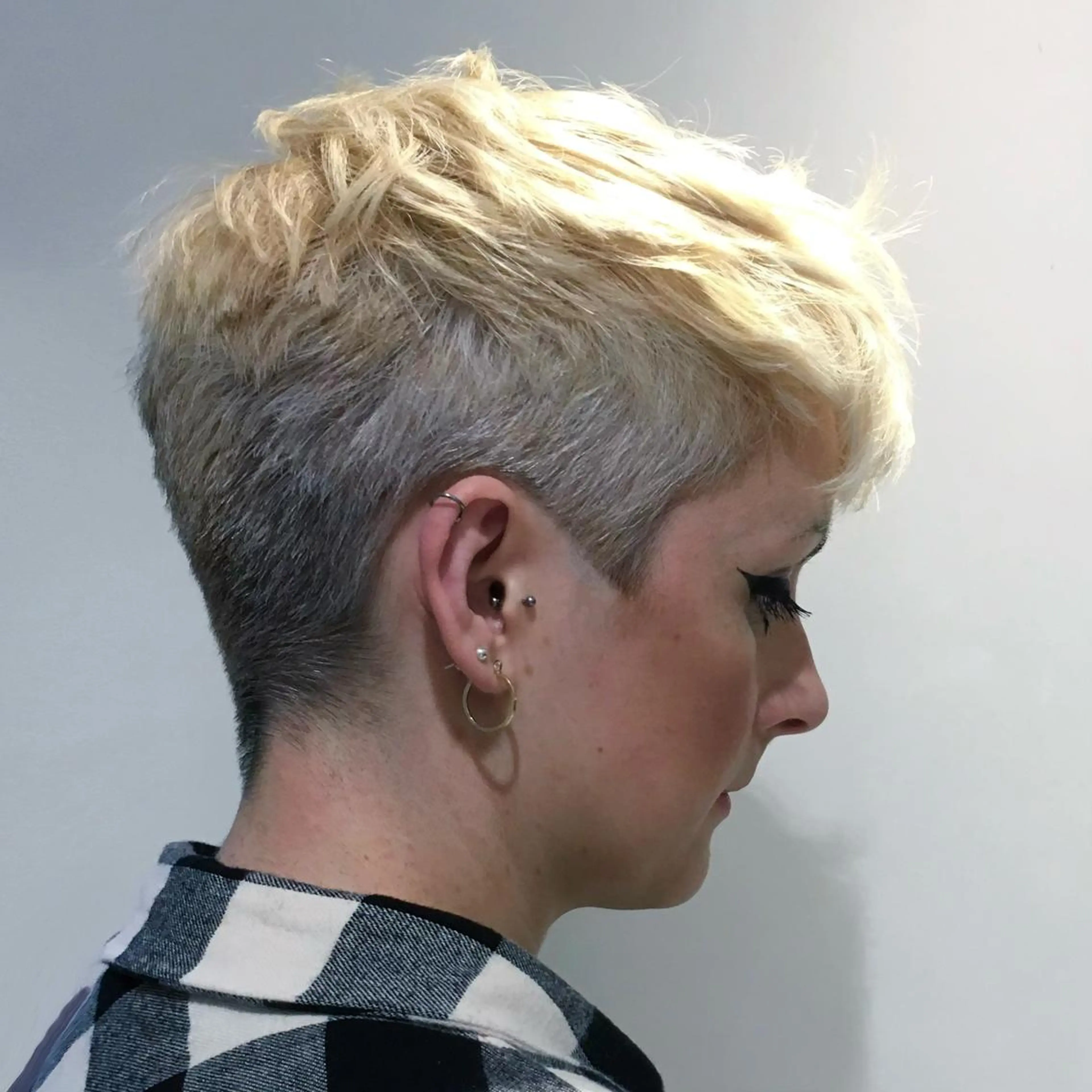 ショート ally hairsalon所属・Emi .のヘアスタイル