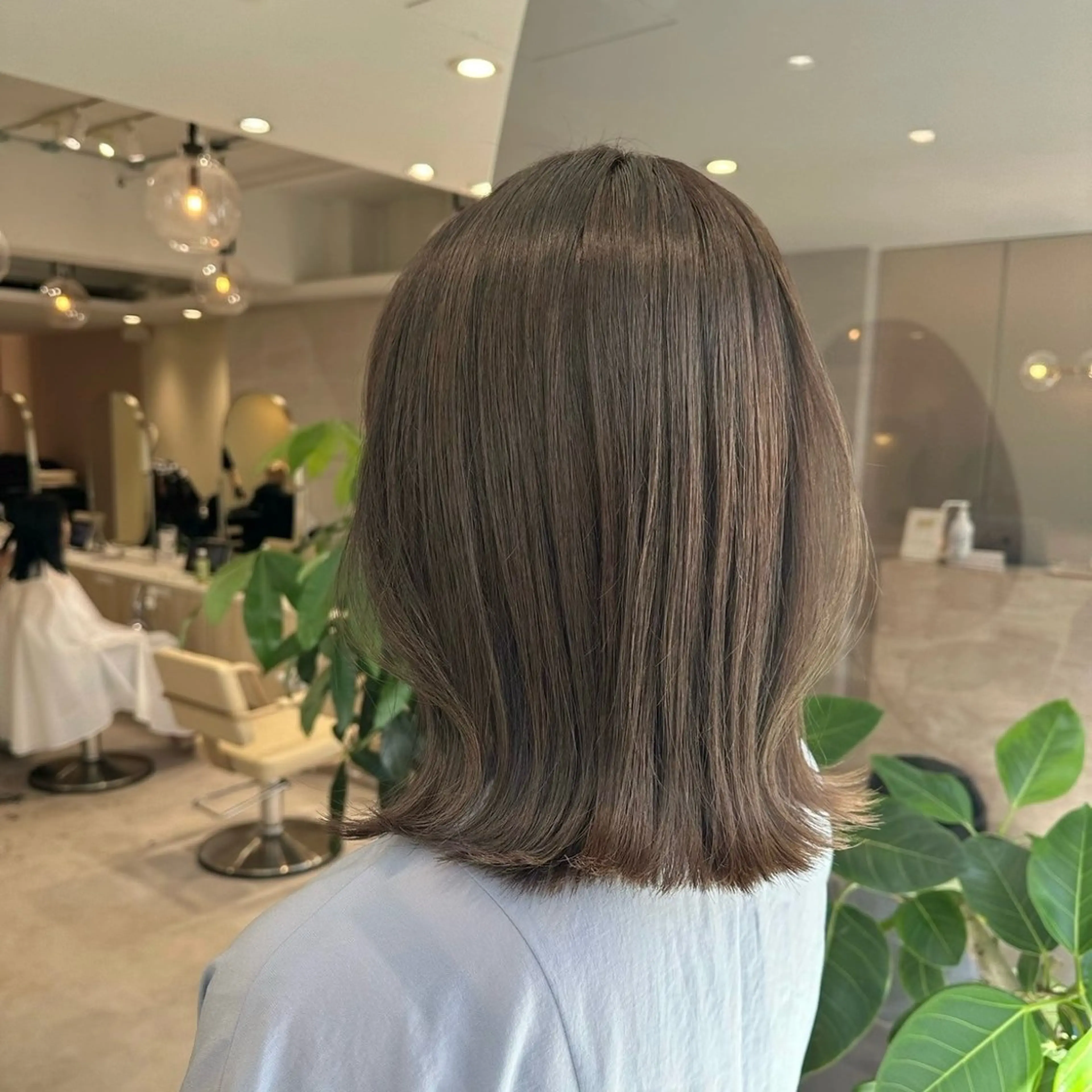 ショート カラー ベージュカラー ボブ 外ハネヘア ブリーチなしダブル カラー🧸🐺陽介のヘアスタイル