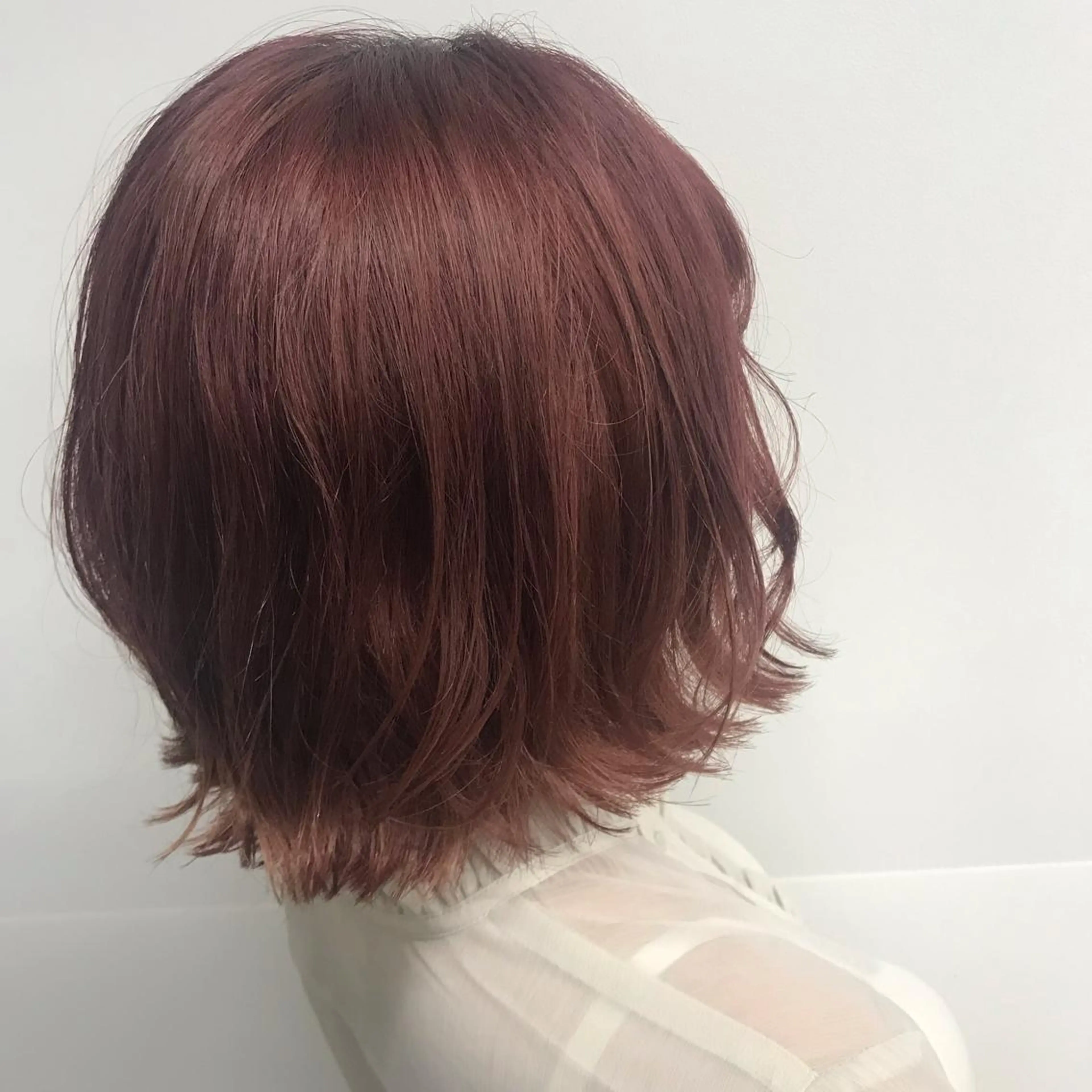 ショート ヘアカラー 横山 奈央のヘアスタイル