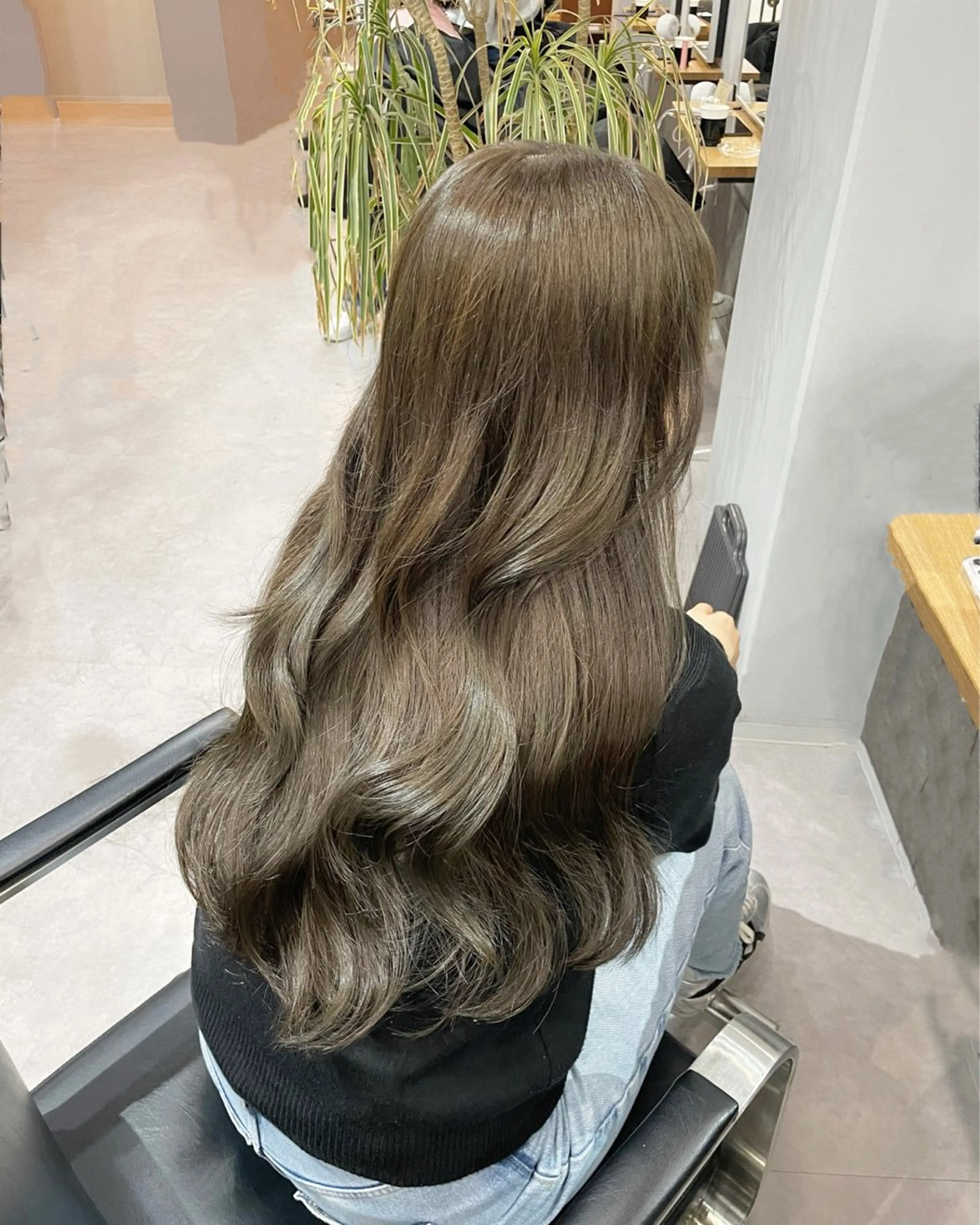 ロング カラー カット ヘアカラー トリートメント ミルクティーベージュ ❤︎レイヤー　MIAのヘアスタイル