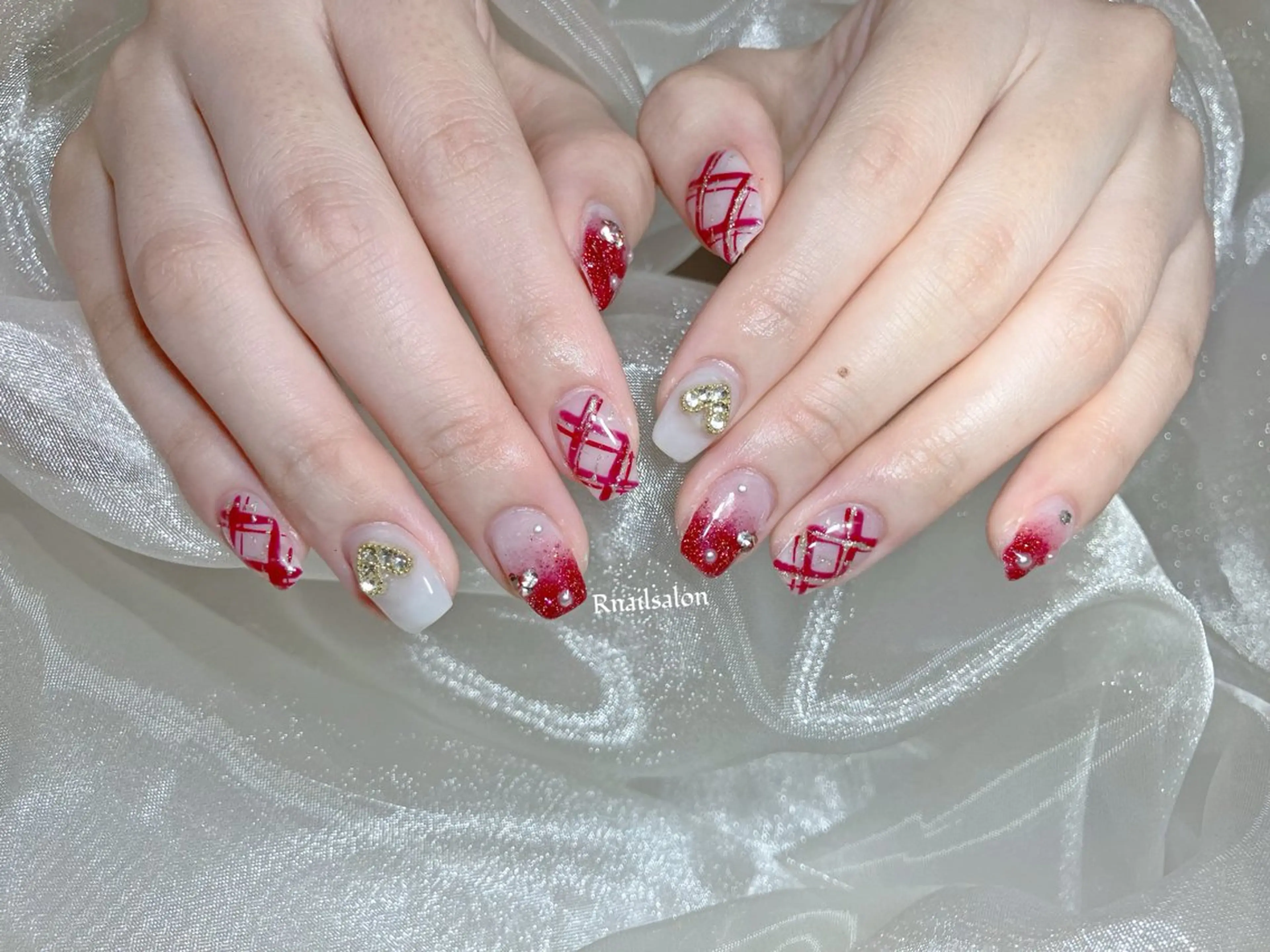 ミディアム ハンドネイル R NAILSALONのネイルデザイン