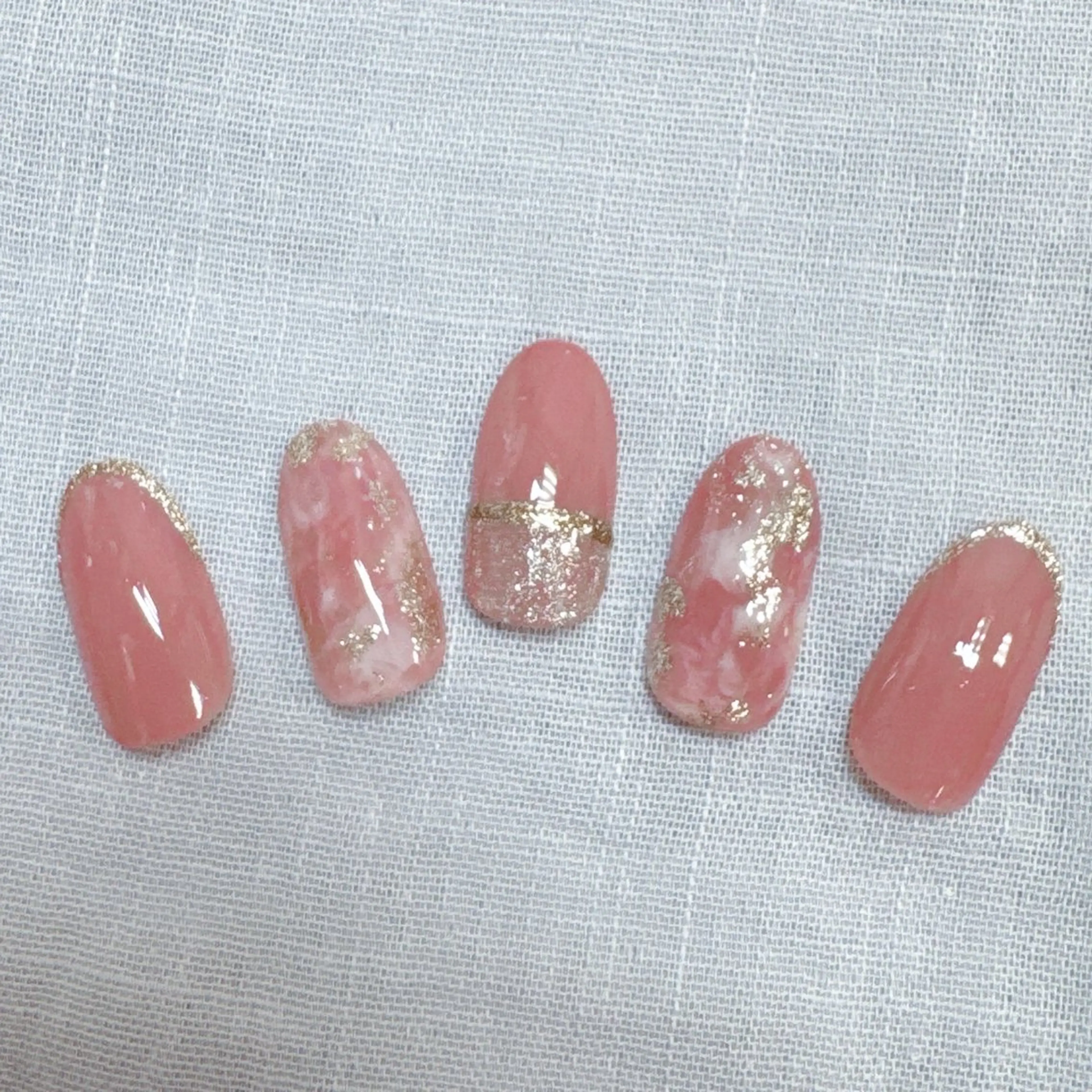 ネイル フレンチネイル キラキラネイル ニュアンスネイル マルヤス化粧品店所属・maruyasu. yのネイルデザイン