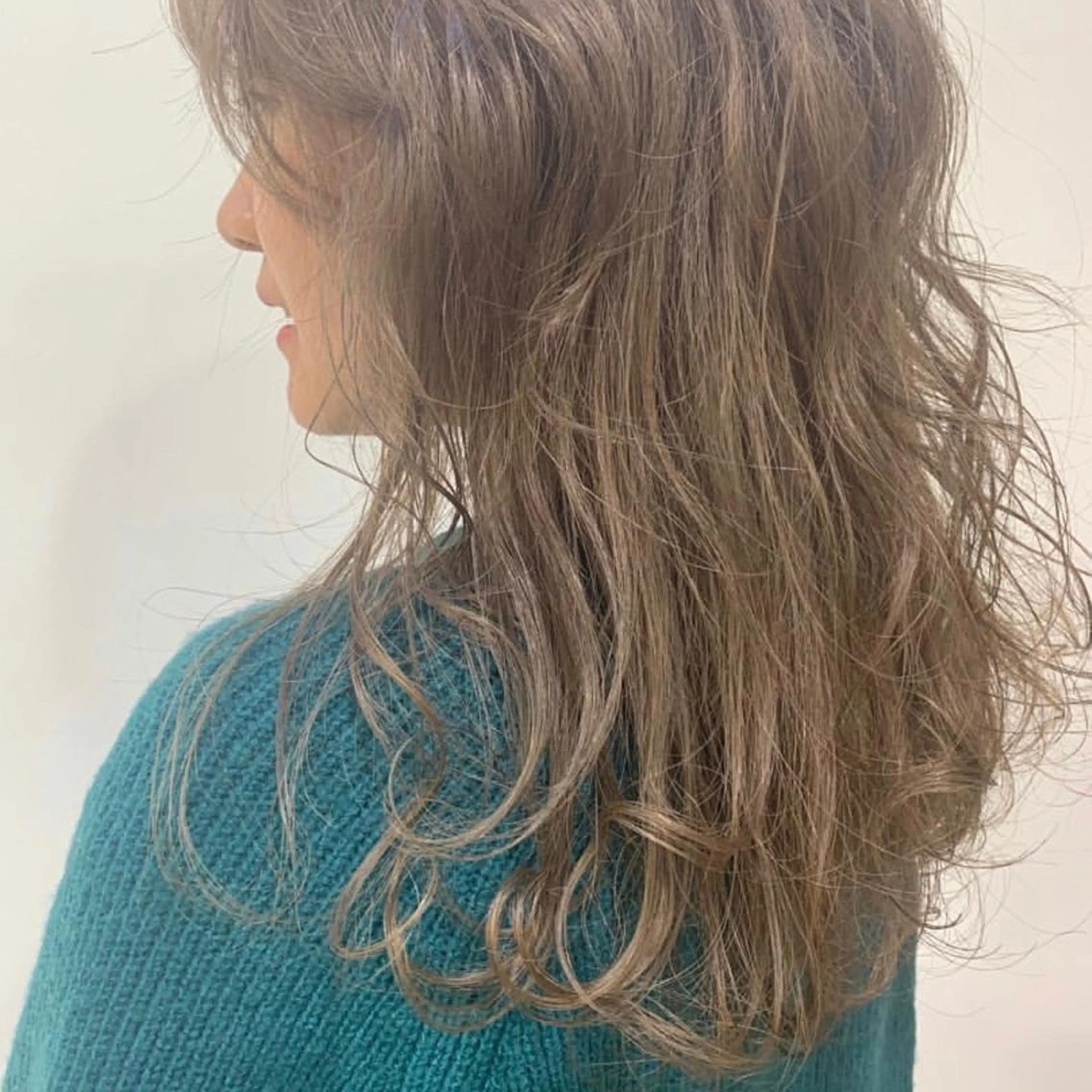 セミロング カラー ヘアアレンジ ベージュカラー ミルクティーベージュ 🌻Insta指名 NO.1🌻Shoのヘアスタイル