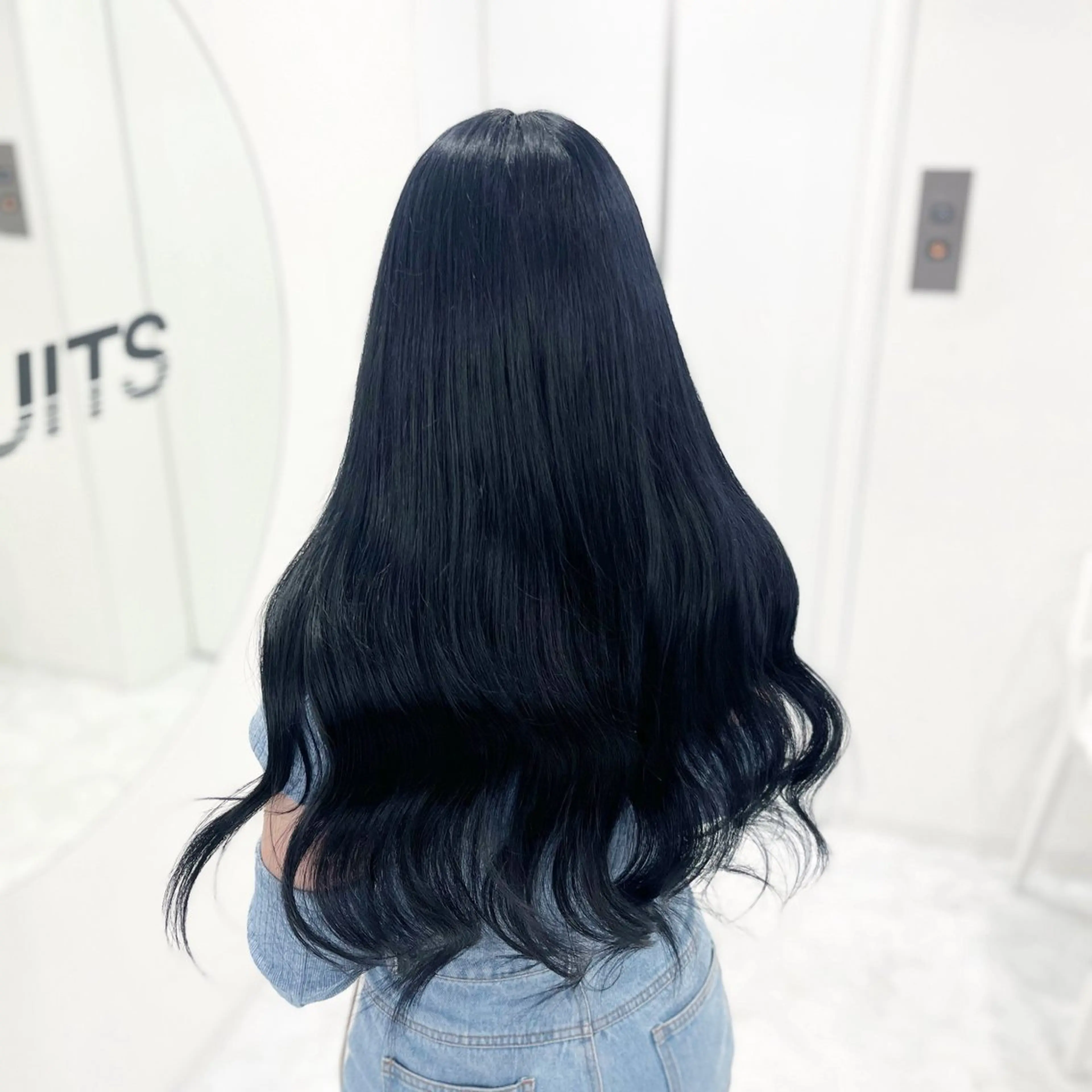 セミロング カラー ヘアカラー トリートメント ヘアセット 🩵韓国レイヤー× 寒色カラー🩵のヘアスタイル