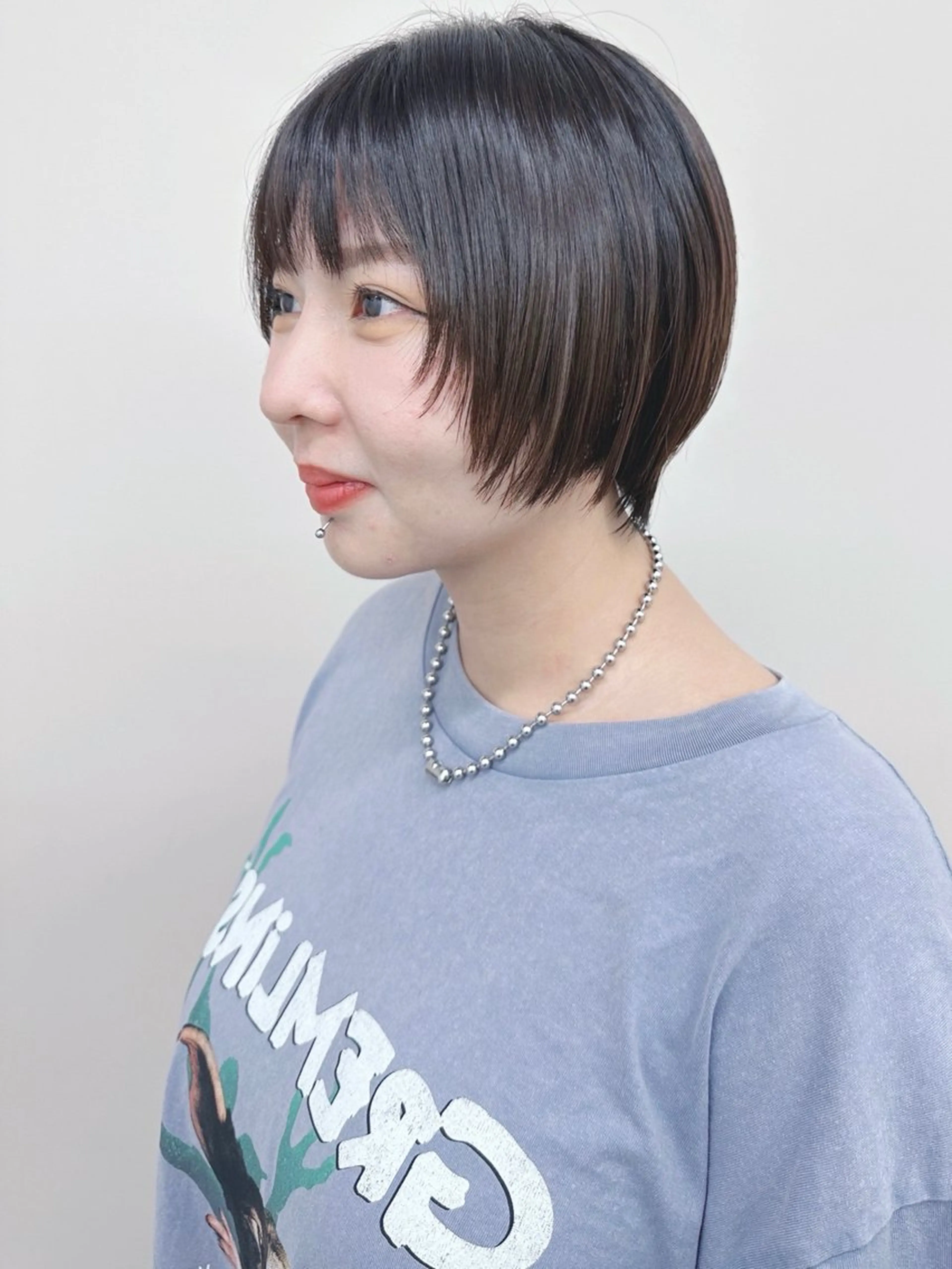 ショート とうい/パーマボブ/ くせ毛/丸みボブのヘアスタイル