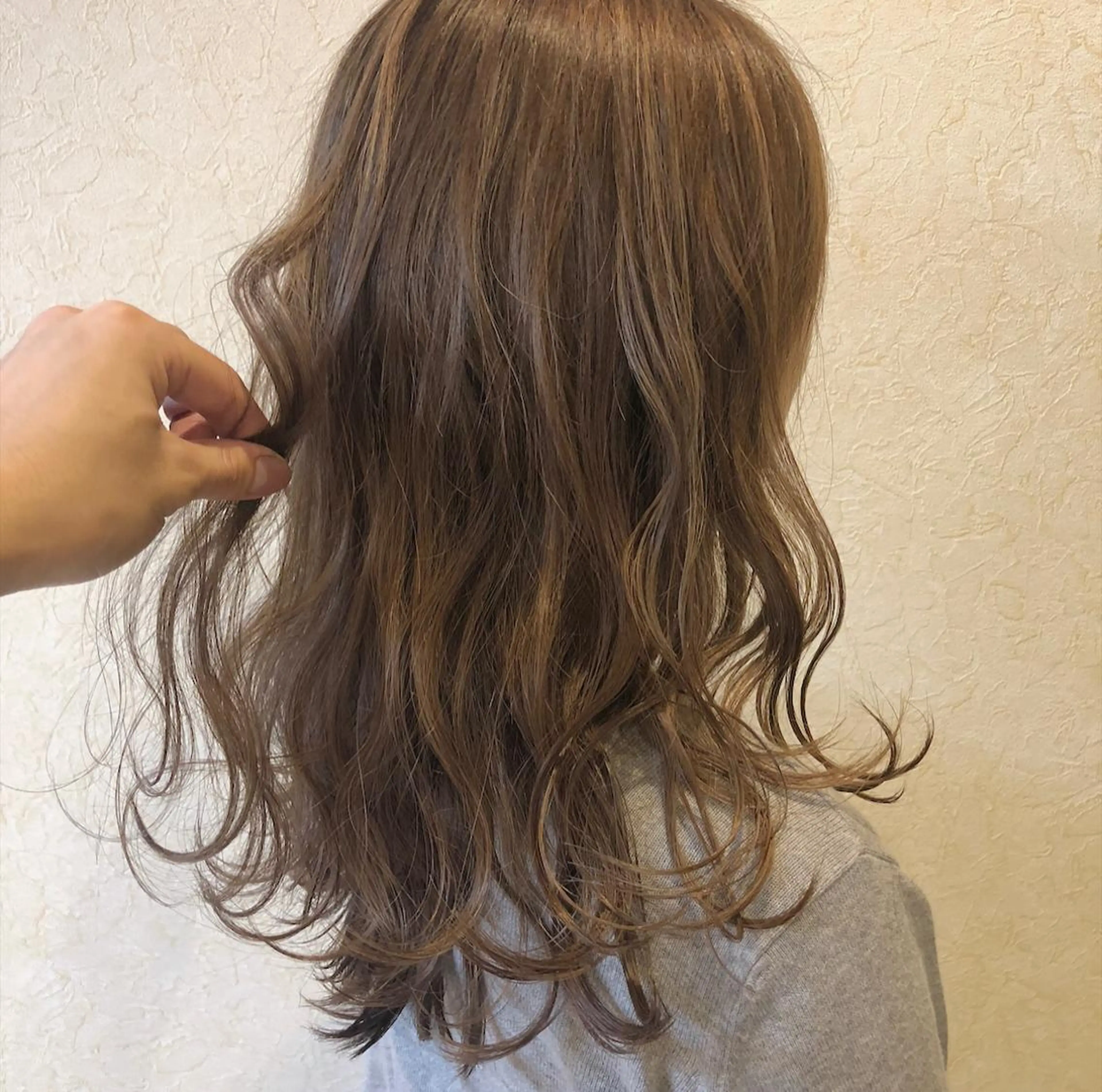 ロング カラー ベージュカラー カット ヘアカラー トリートメント ブルームーン所属・モリタ ミツキのヘアスタイル