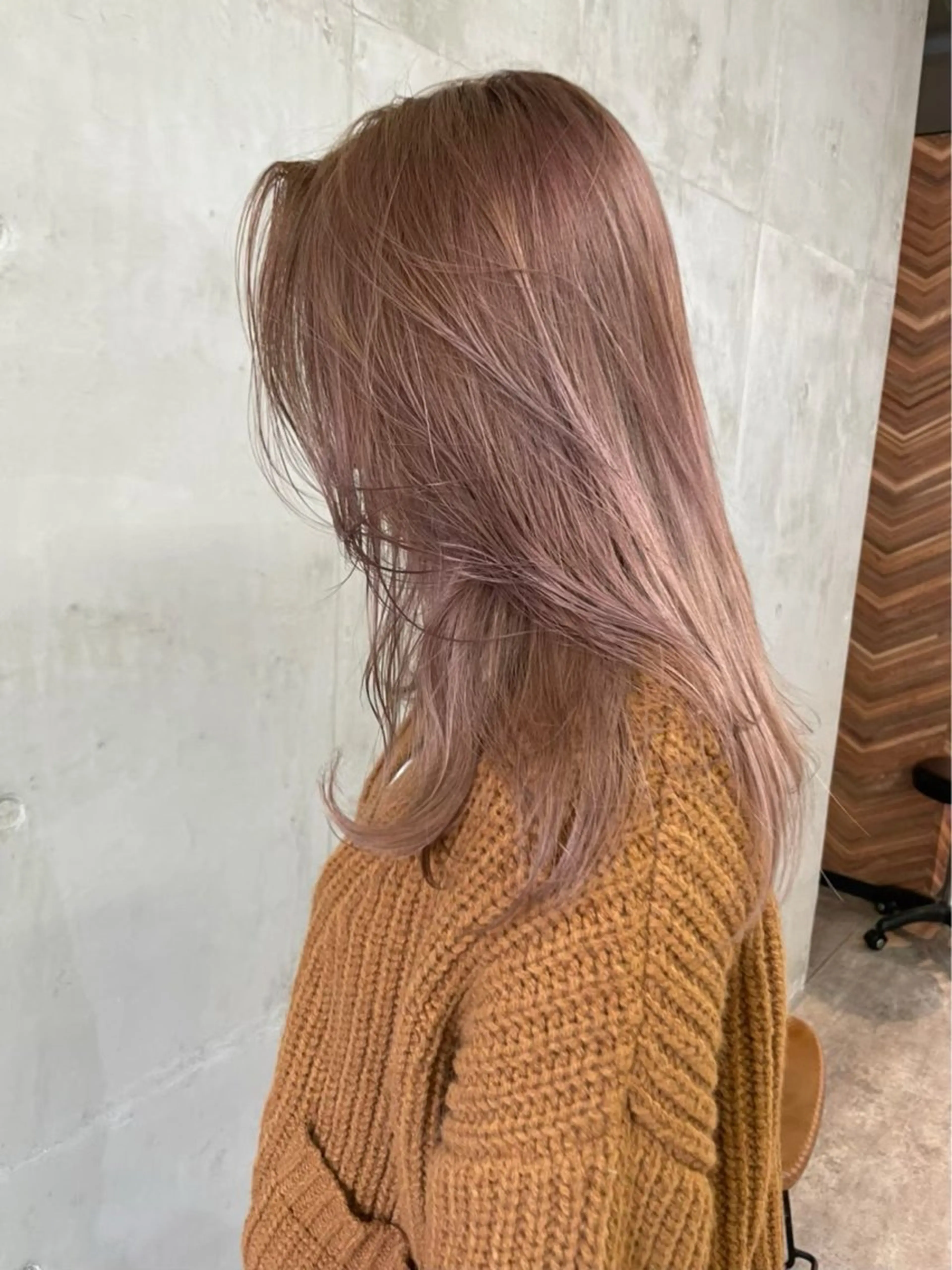 セミロング カラー 切りっぱなしボブ ベージュカラー デザインカラー ダブルカラー グレージュ カット ヘアカラー トリートメント SALT WATER所属・南堀江ハイトーン ×カットMIKU🍒のヘアスタイル