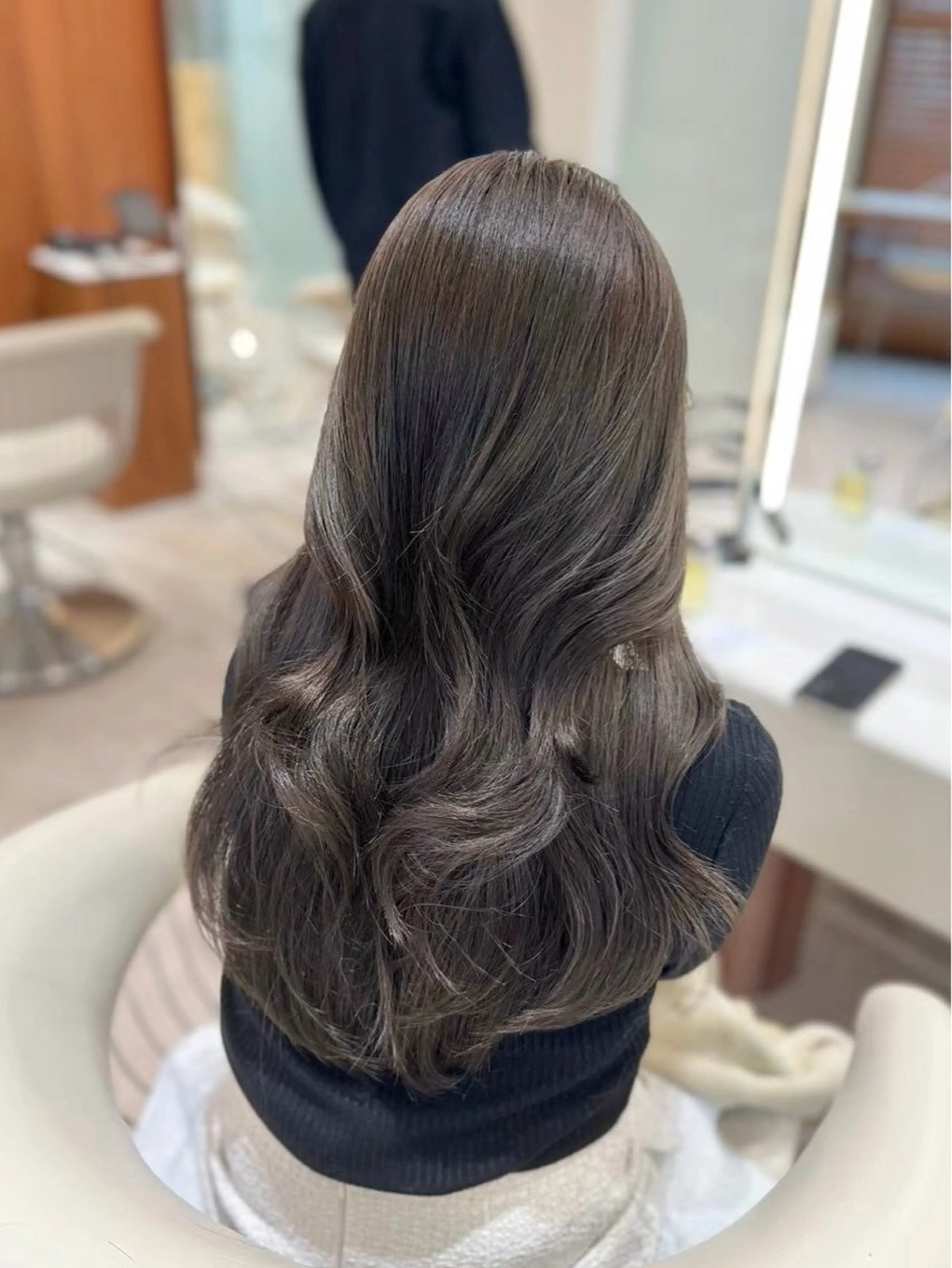 ミディアム カラー 透明感カラー グレージュ レイヤーカット カット ヘアカラー トリートメント 渋谷/レイヤーカット 透明感/サッタのヘアスタイル