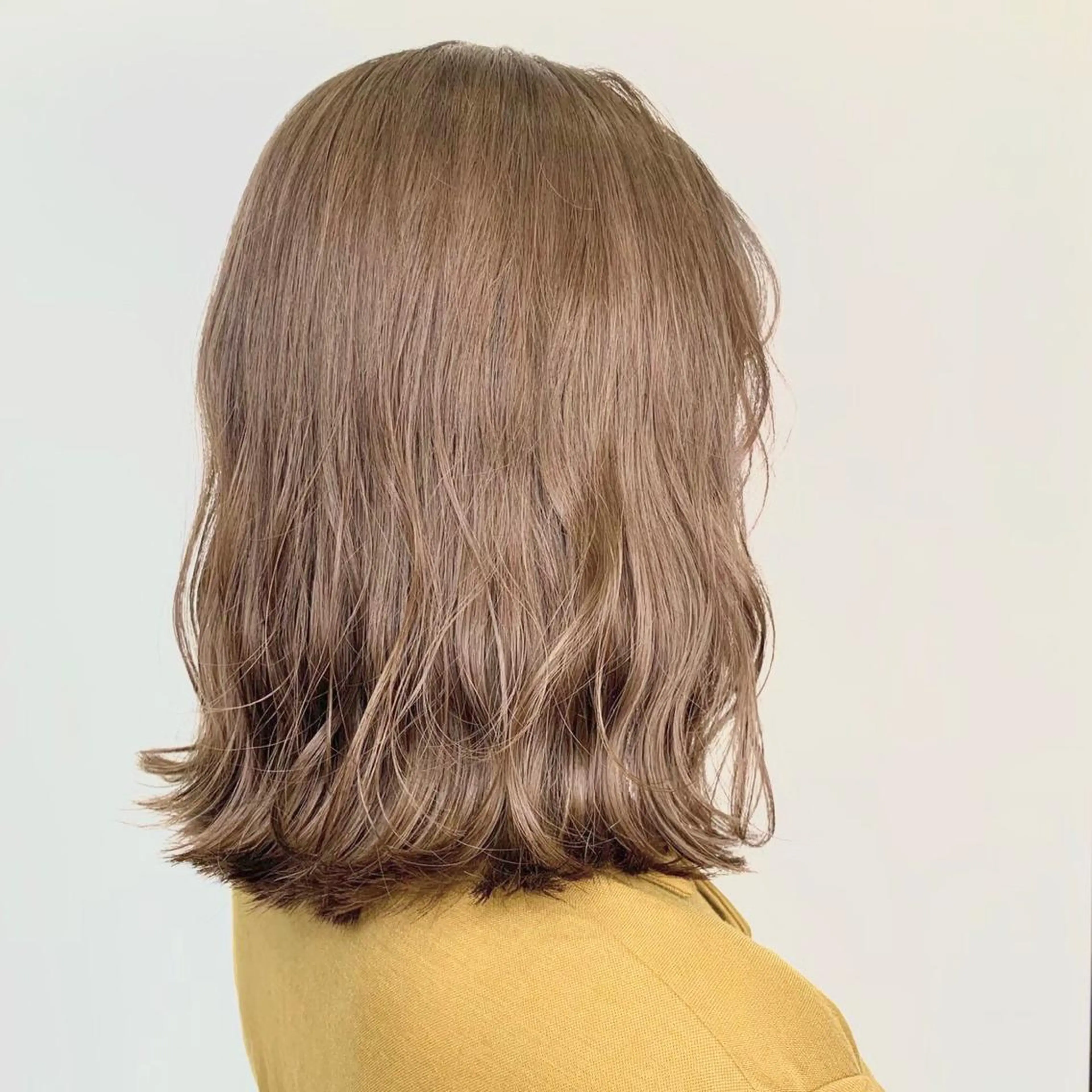 ミディアム カット ヘアカラー トリートメント ヘッドスパ ヘアセット 山口 竣也のヘアスタイル