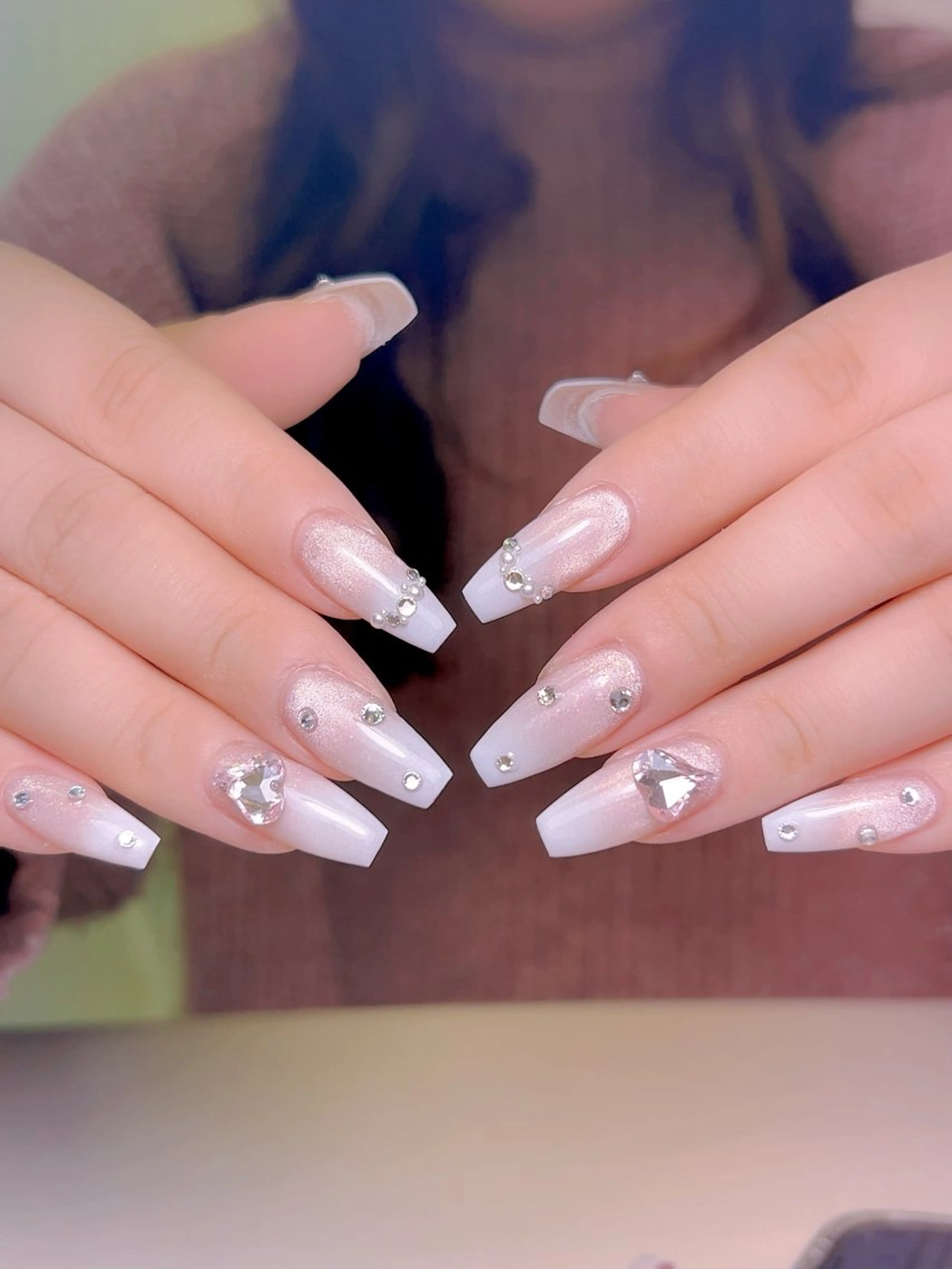 ネイル フレンチネイル ジェルネイル グラデーション 韓国ネイル マグネットネイル ハンドネイル 【長さ出し】 IRIS NAILのネイルデザイン