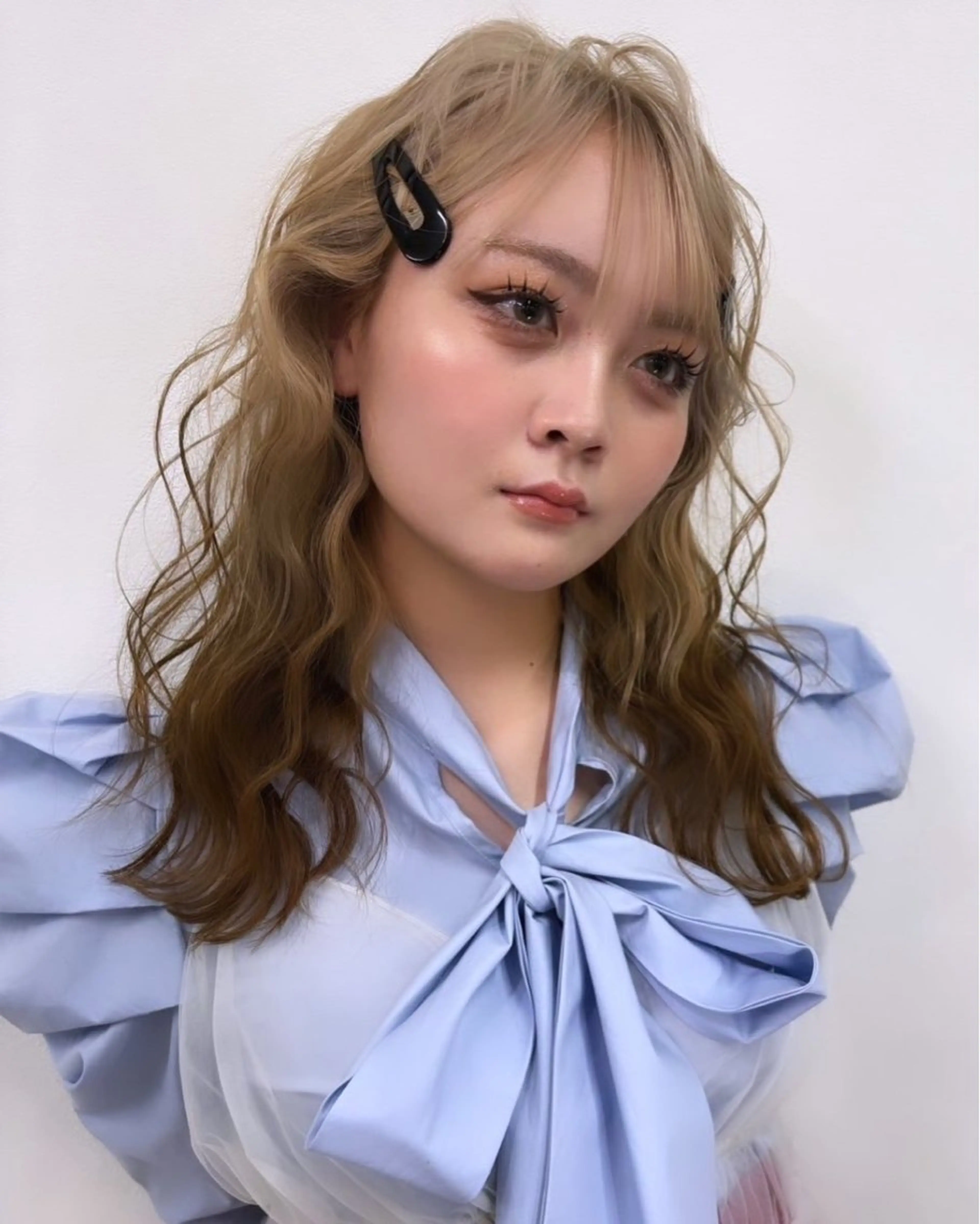 ロング カラー ヘアアレンジ メンズ ヘアカラー のん🎀ハイトーン/ レイヤーカット🐳のヘアスタイル