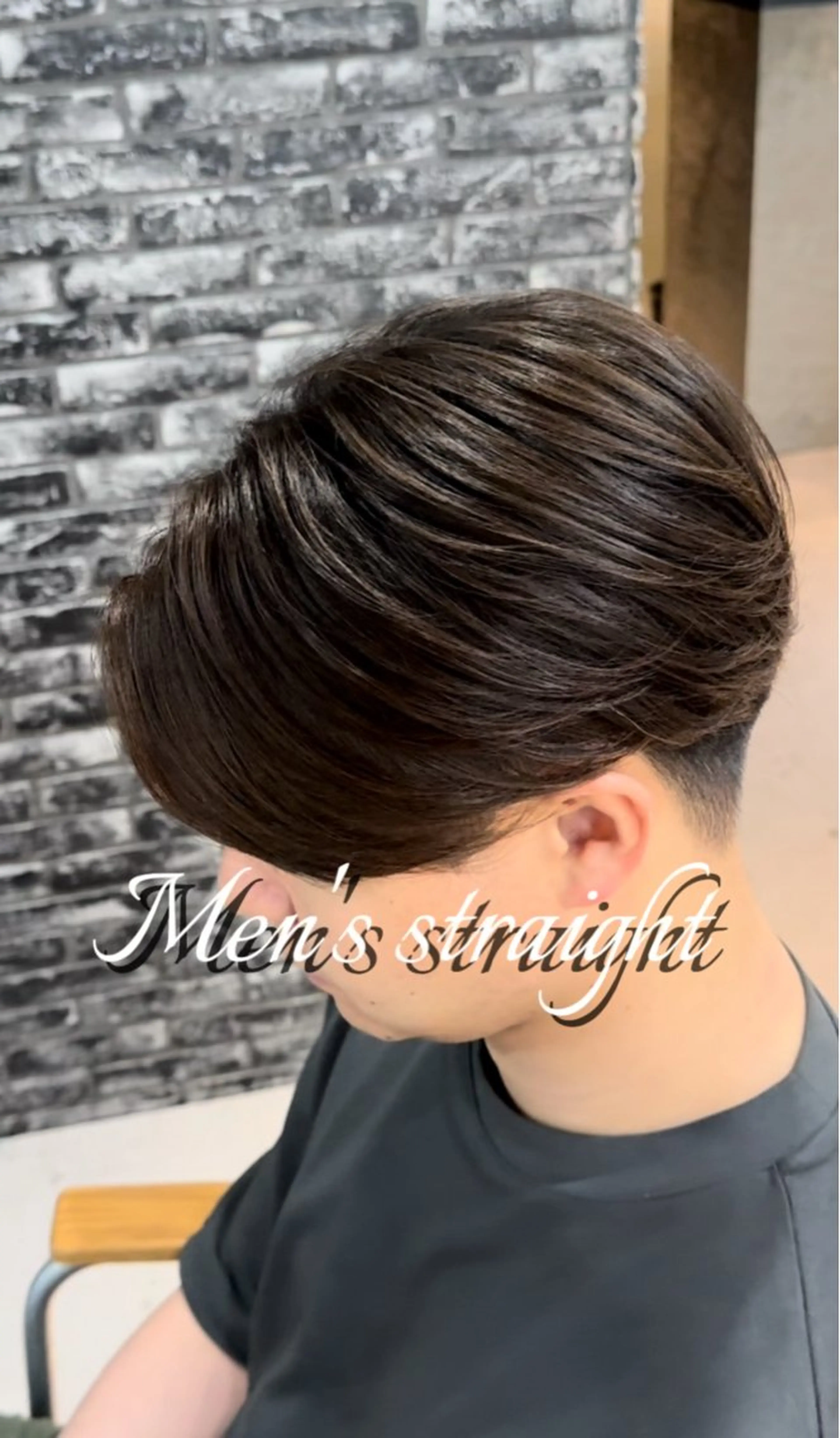 ショート メンズ センターパート マッシュ シースルーマッシュ 縮毛矯正 カット 縮毛矯正 men's salon gaudi 高槻店所属・曲がる縮毛矯正/ 波巻きパーマ/川岸のヘアスタイル