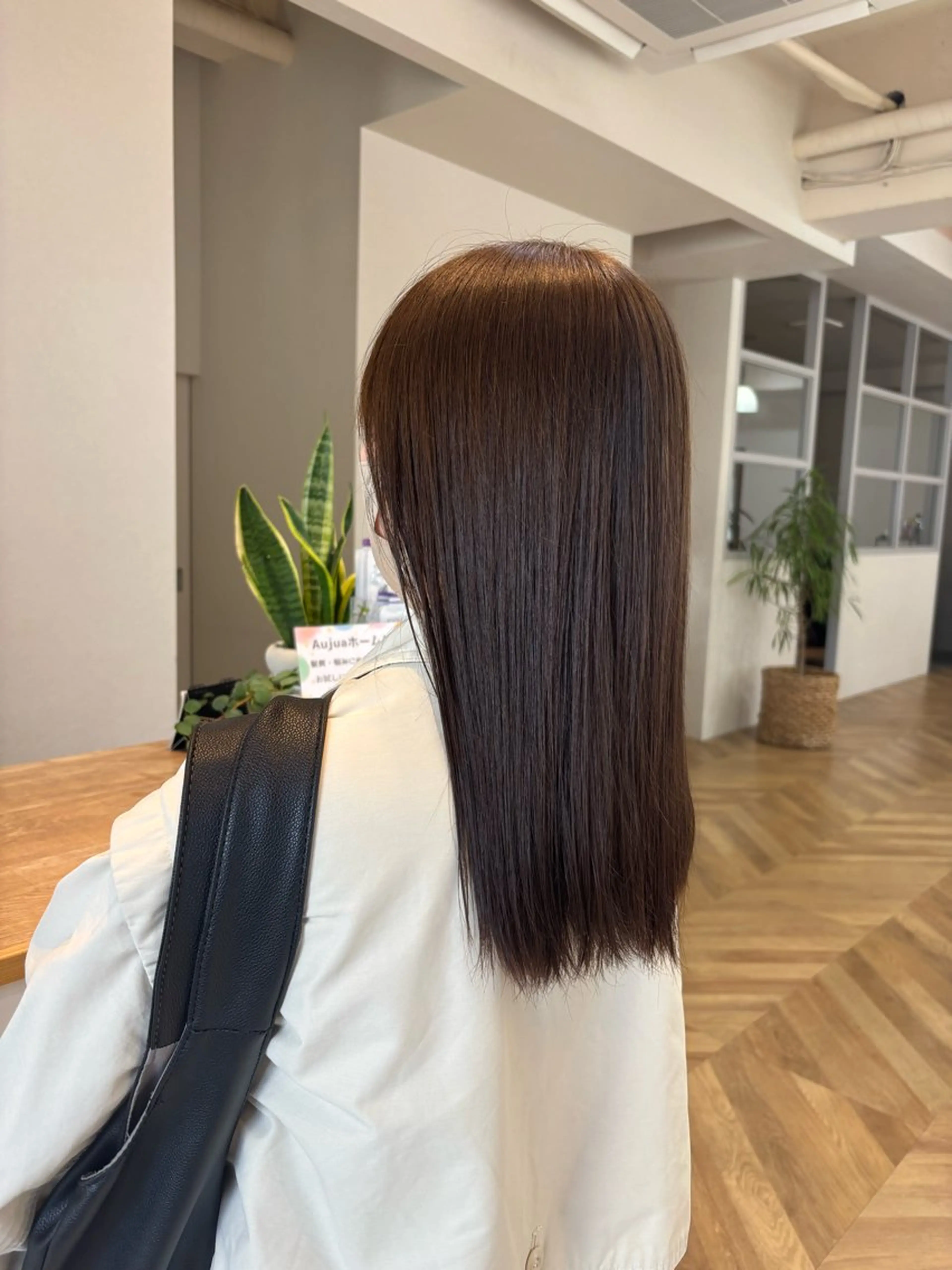 セミロング フローレン KANAKOのヘアスタイル