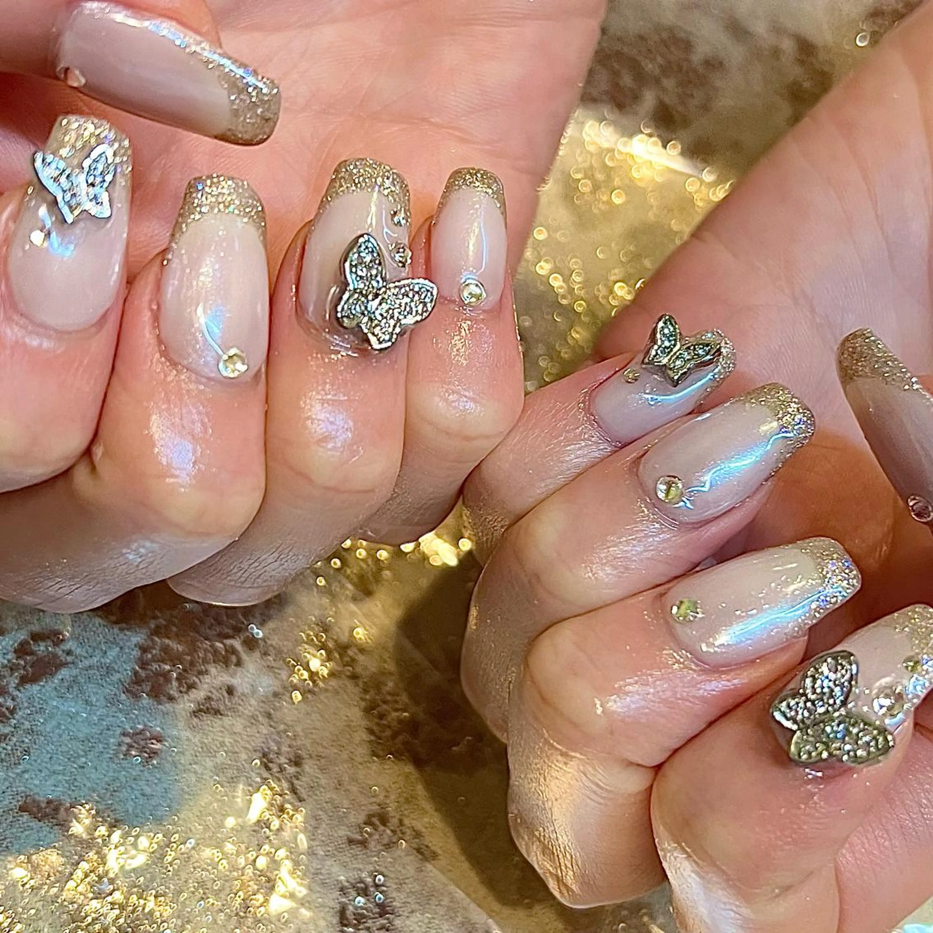 ミディアム ハンドネイル H🌺 NAILのネイルデザイン