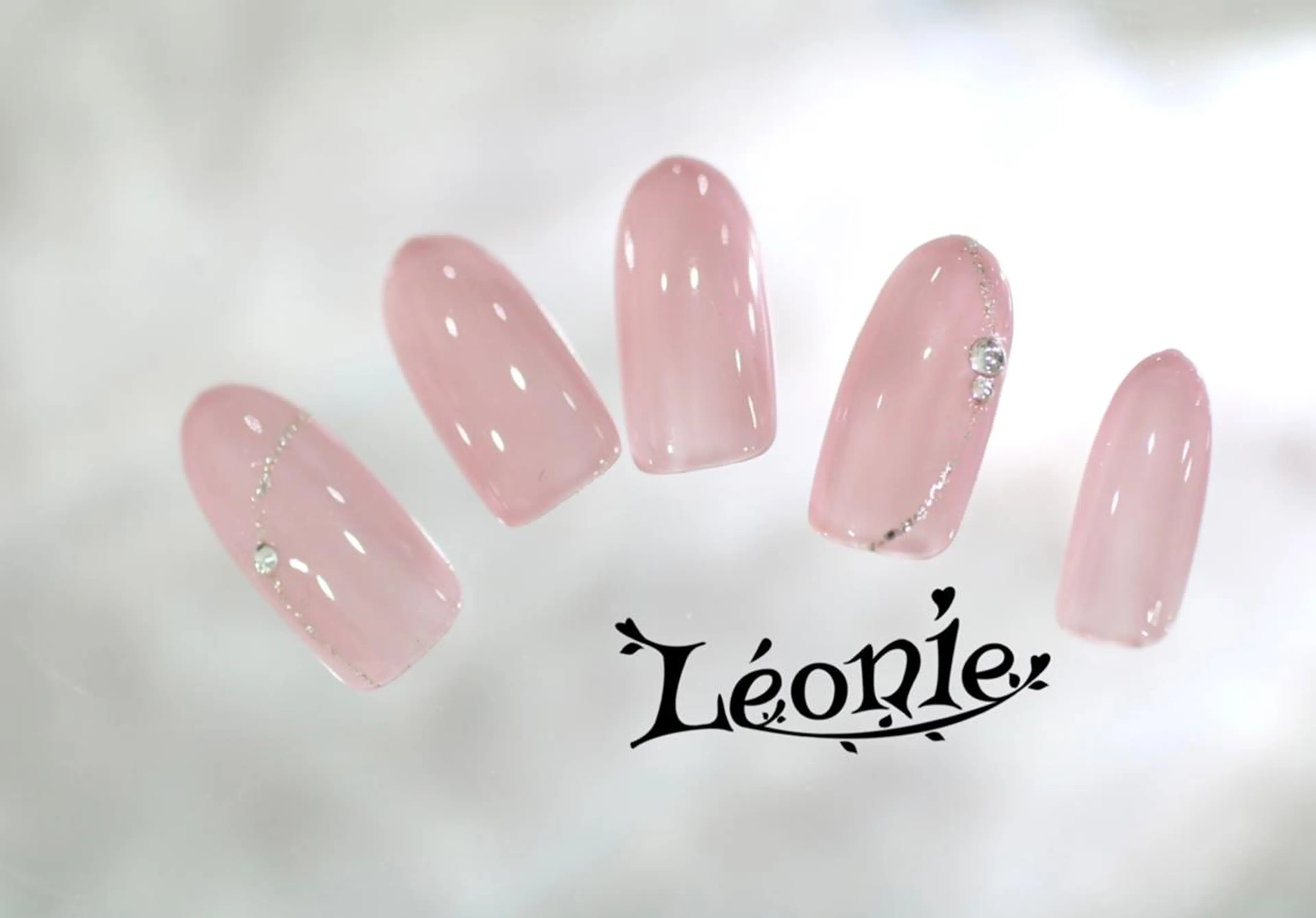 ネイル ハンドネイル Leonie misuzu. oのネイルデザイン