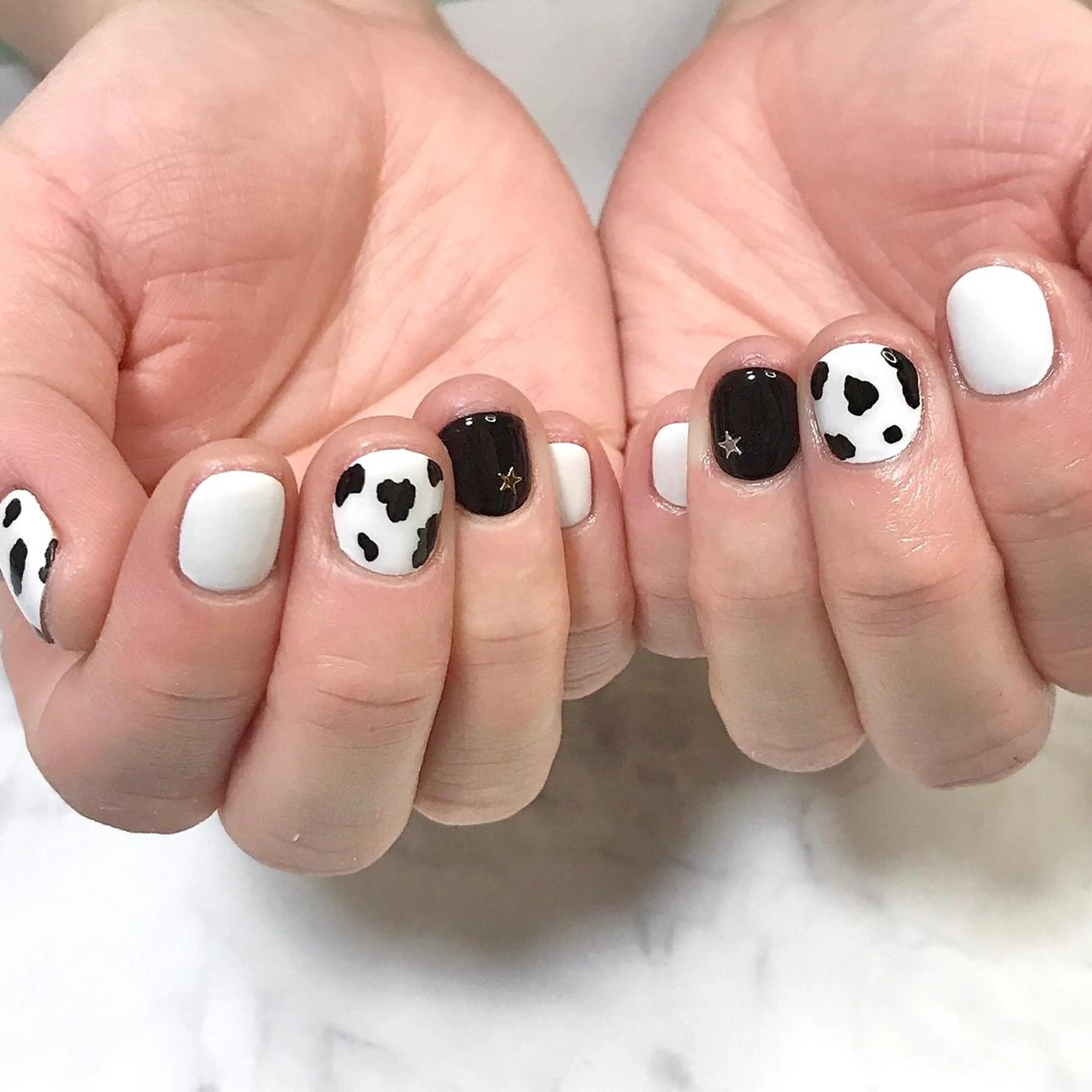 ネイル アニマル柄 アートネイル ワンカラーネイル ショートネイル ステラ marikominoのネイルデザイン