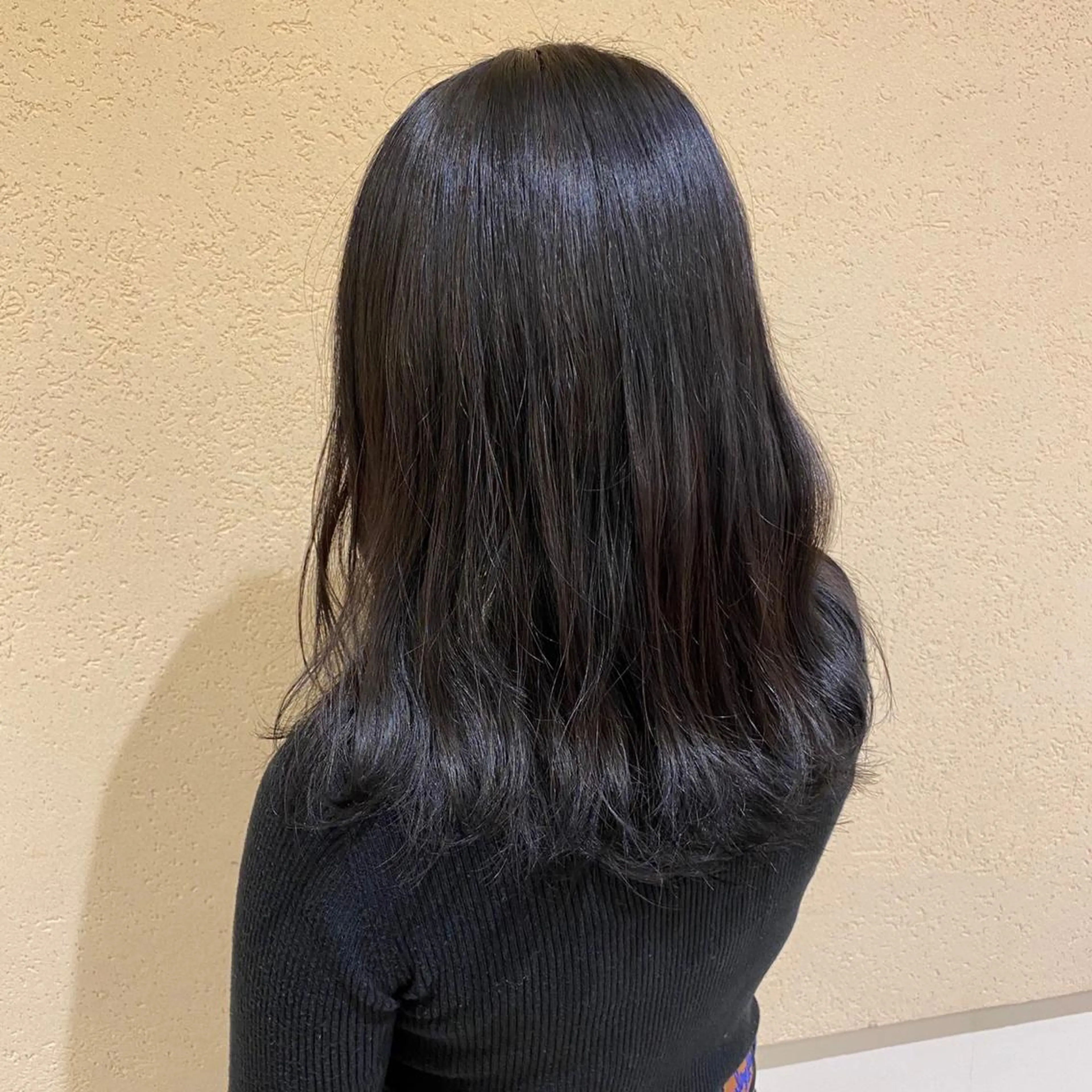 ミディアム 新宿スペインカール ヨモギダのヘアスタイル