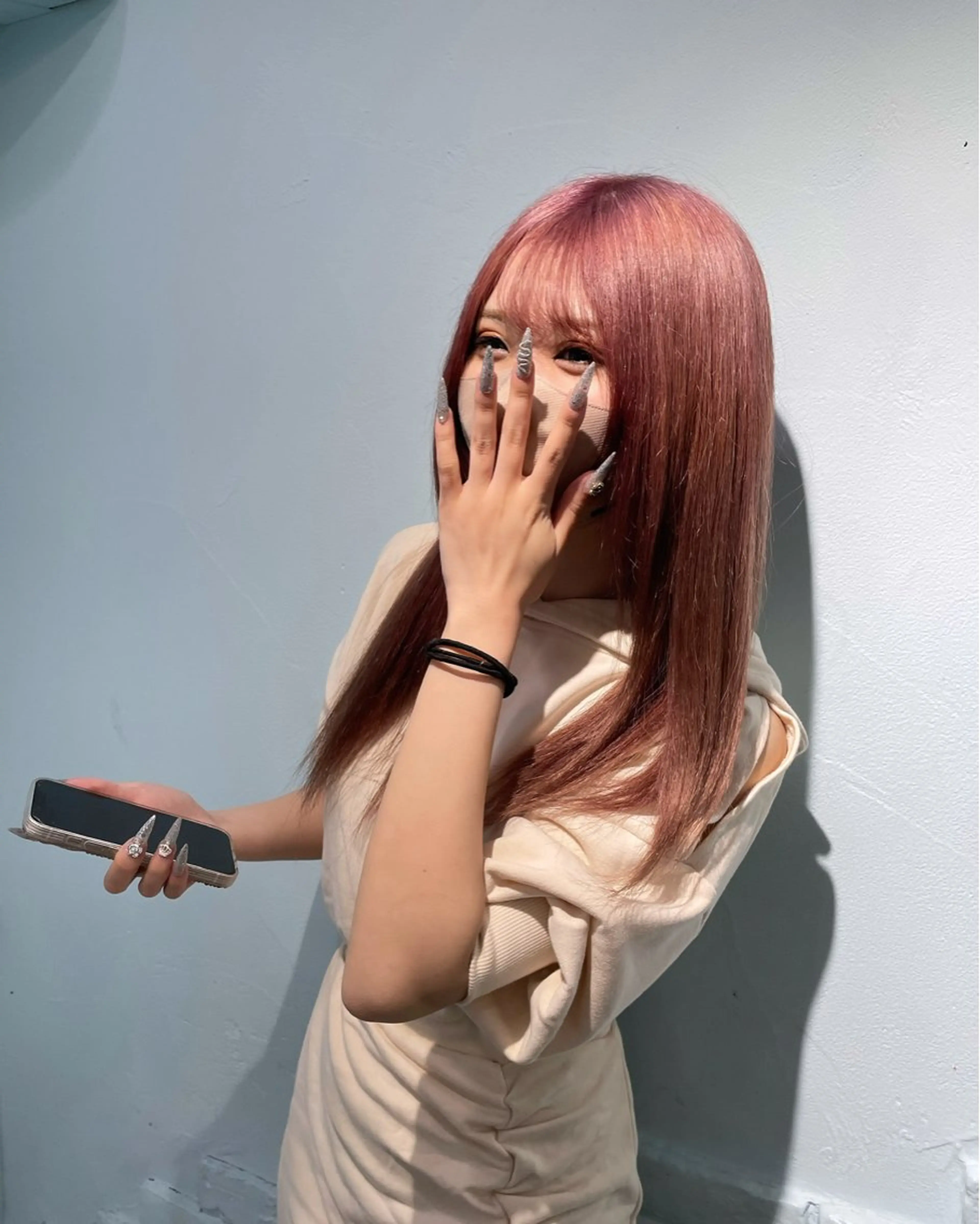 ミディアム カラー アッシュ アッシュグレー ベージュカラー ブリーチ ブロンド ヘアカラー トリートメント 【複雑*ハイトーン】 ピンク💎ブロンドのヘアスタイル